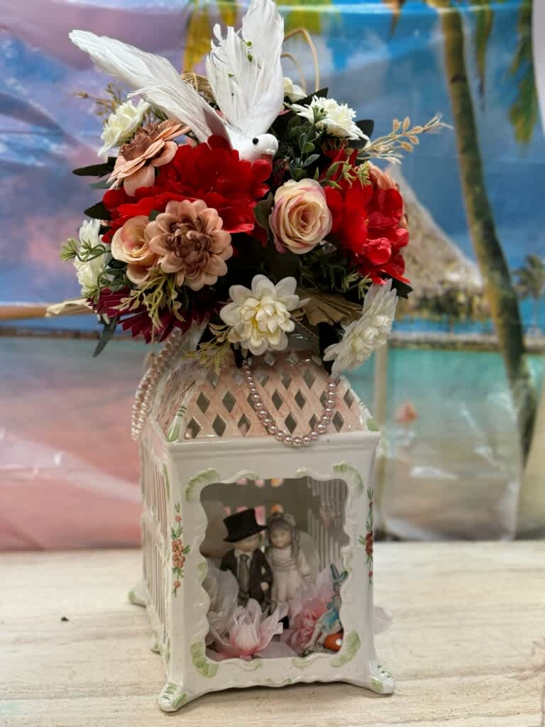PEACEFUL LOVE PEACEFUL LOVE - Radiant Roses: A bouquet bursting with love and elegance.
