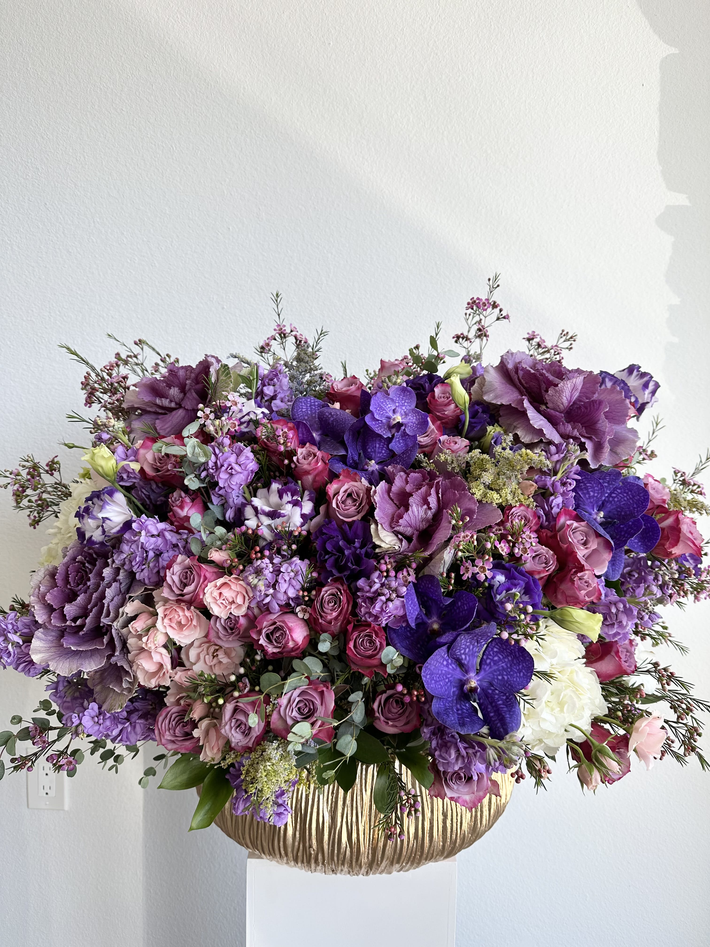 Luxury Purple Jumbo arrangement  - This beautiful arrangement filled with the roses and orchids to deliver your special message to your special someone.  Perfect for any occasion. You can choose any color of the box.  Arrangement includes: red roses and orchids  Large Gold Vase Custom greeting card