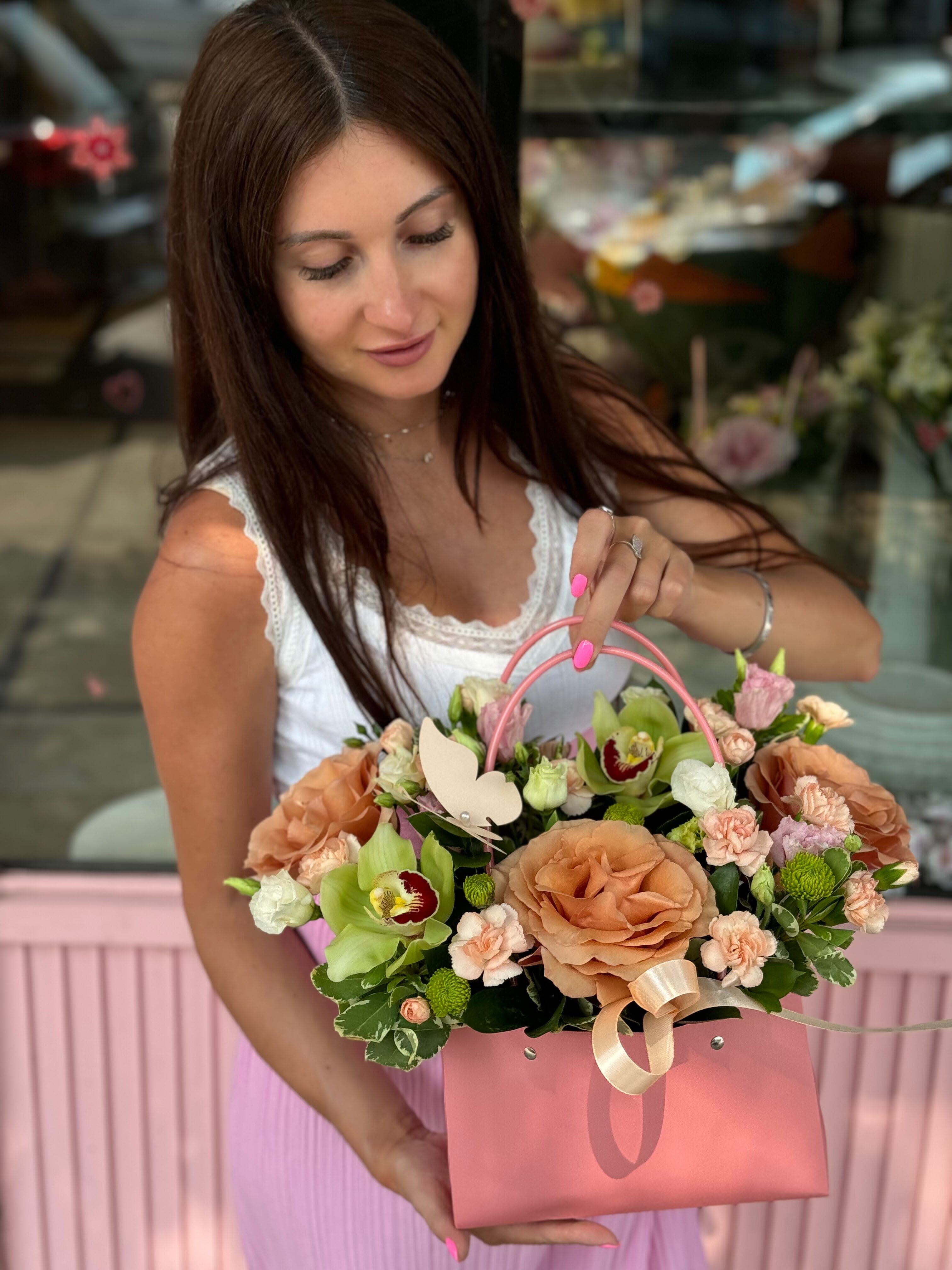 Floral Fantasy Box.   The photo shows a standard size. - The photo shows a standard size.