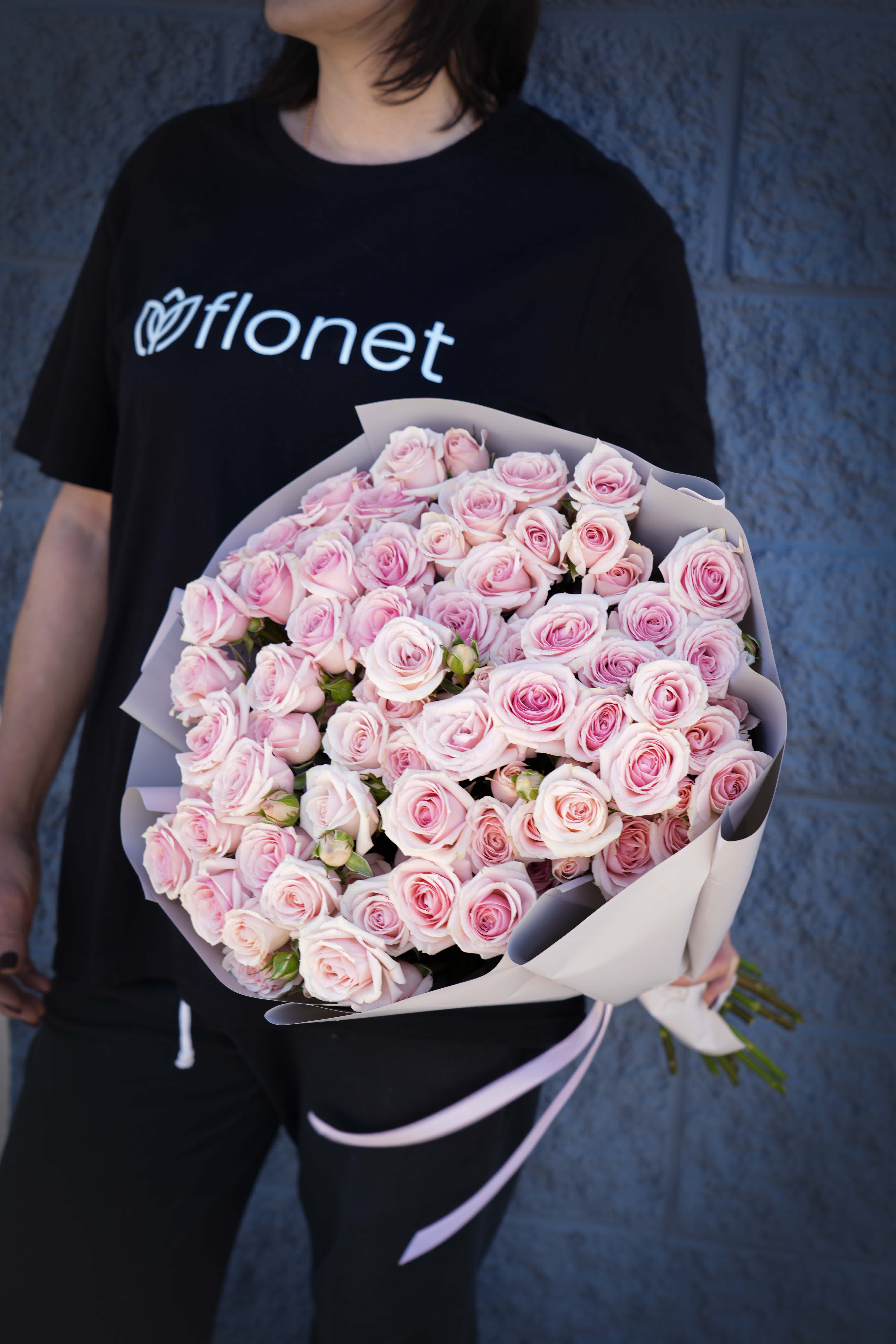 Light Pink Spray Roses Light Pink Spray Roses - Light Pink Spray Roses