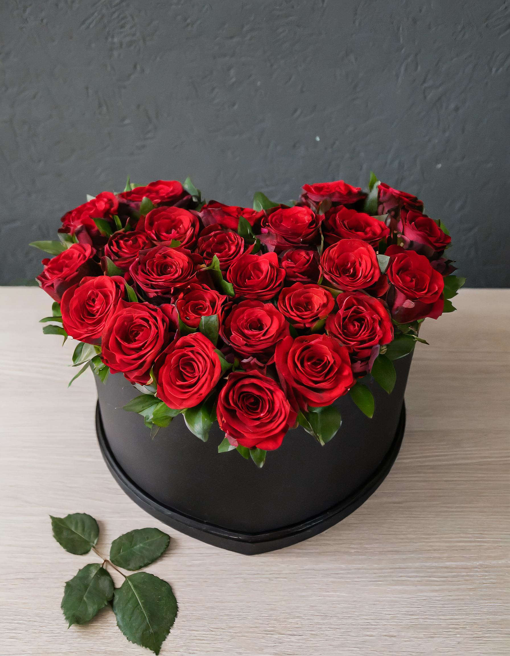 Next to me  - Rose Languages. If you are still don't know how to express love to someone you love, please choose our hatbox or basket of rose! Roses can be used as a way to express I love you, Thank you, or just Miss You.