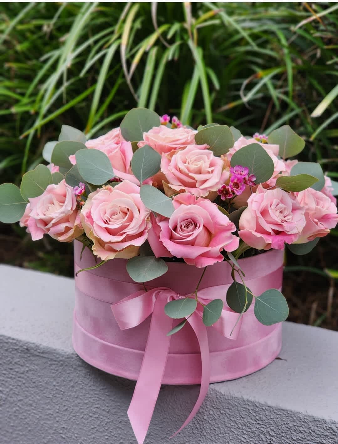 Faith - Pink roses are a symbol of tenderness, elegance and sophistication. A bouquet of these beautiful flowers expresses gratitude, sympathy and tender emotions.