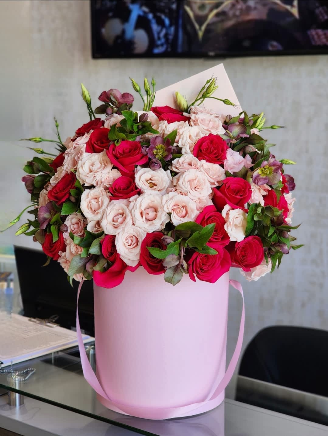 You're Still The One You're Still The One - Introducing our stunning pink composition in hatbox. Perfect for partners or loved ones who adore deep, alluring colors.