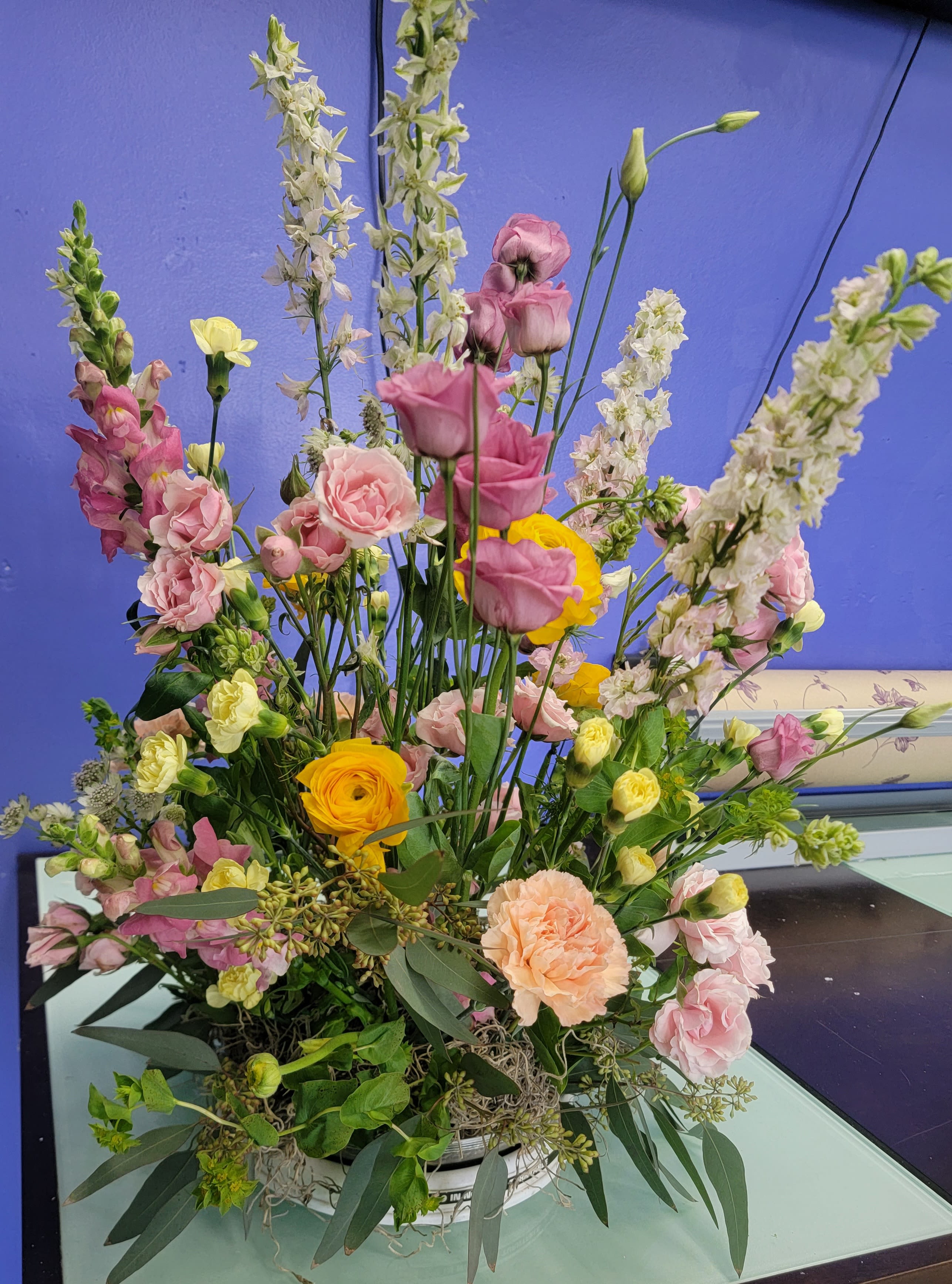 Spring Love Spring Love - Round center piece.
