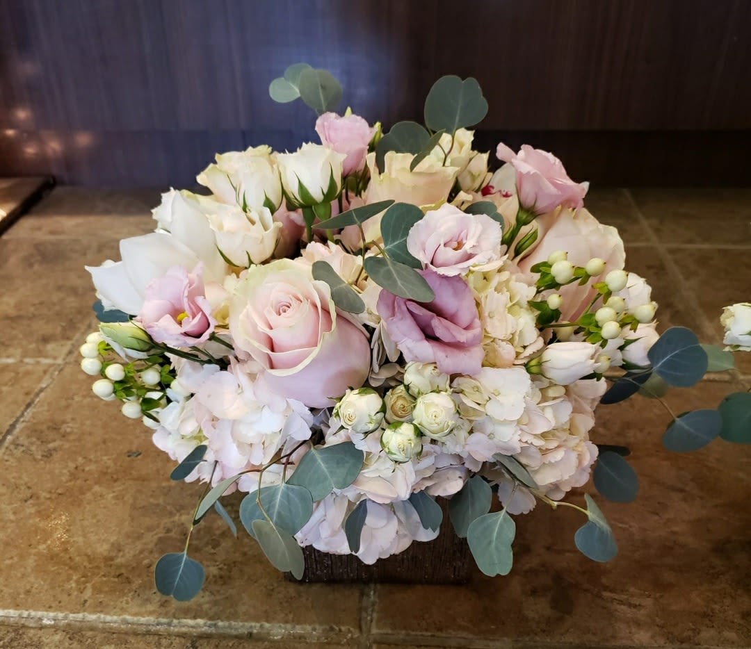 Softness Softness - cube arrangement with pastel tone flowers