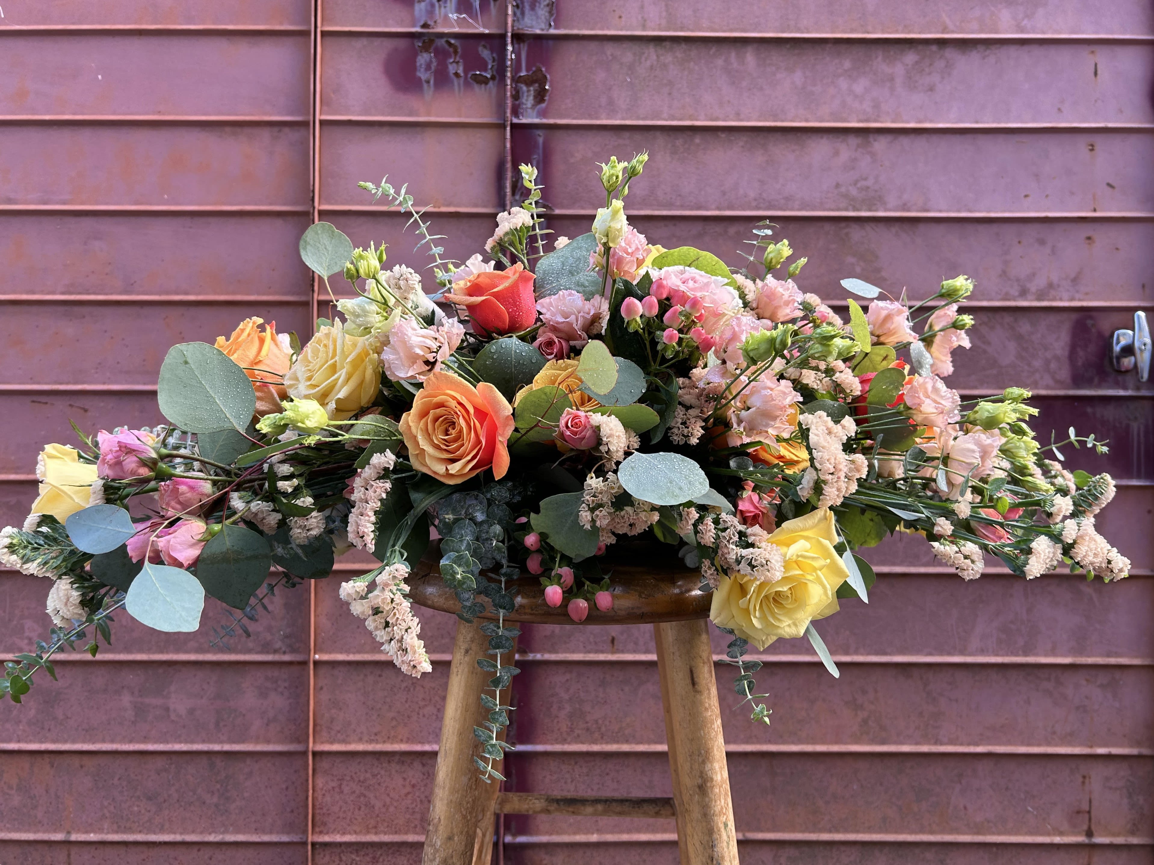 Peach sushine Peach sushine - roses, eucalyptus, lisianthus