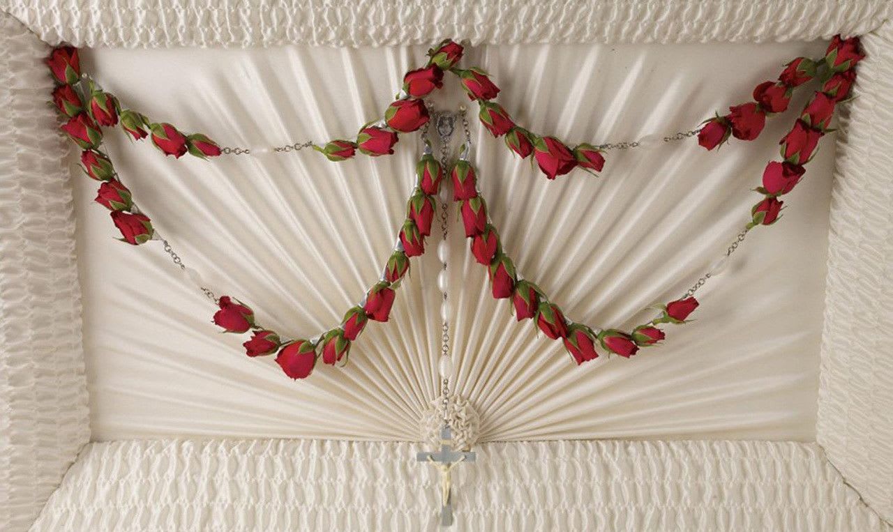 Full Rosary - Beautiful novelty tribute made with fresh flowers.