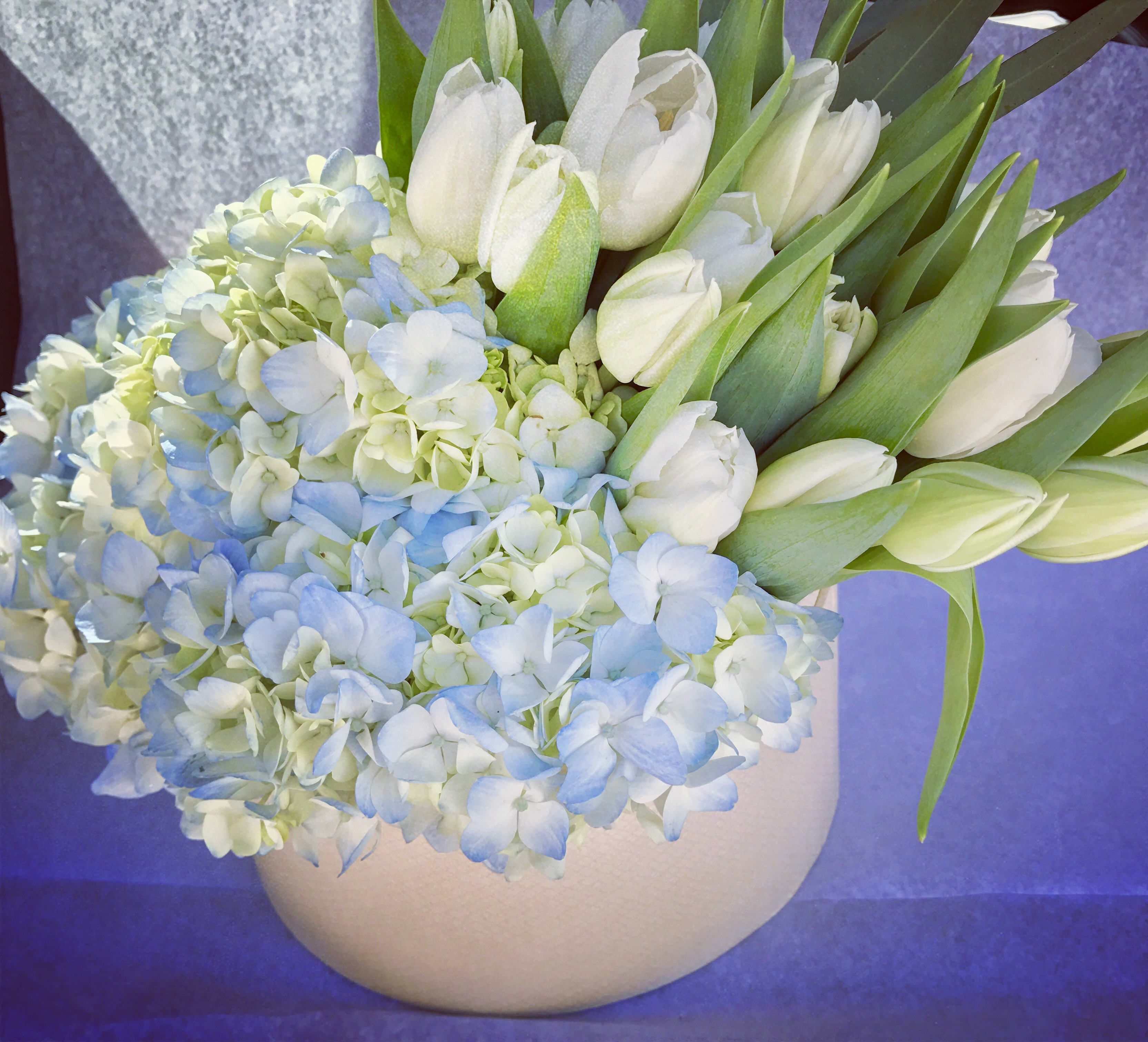 Winter White in Calabasas, CA | Carola's Floral Designs