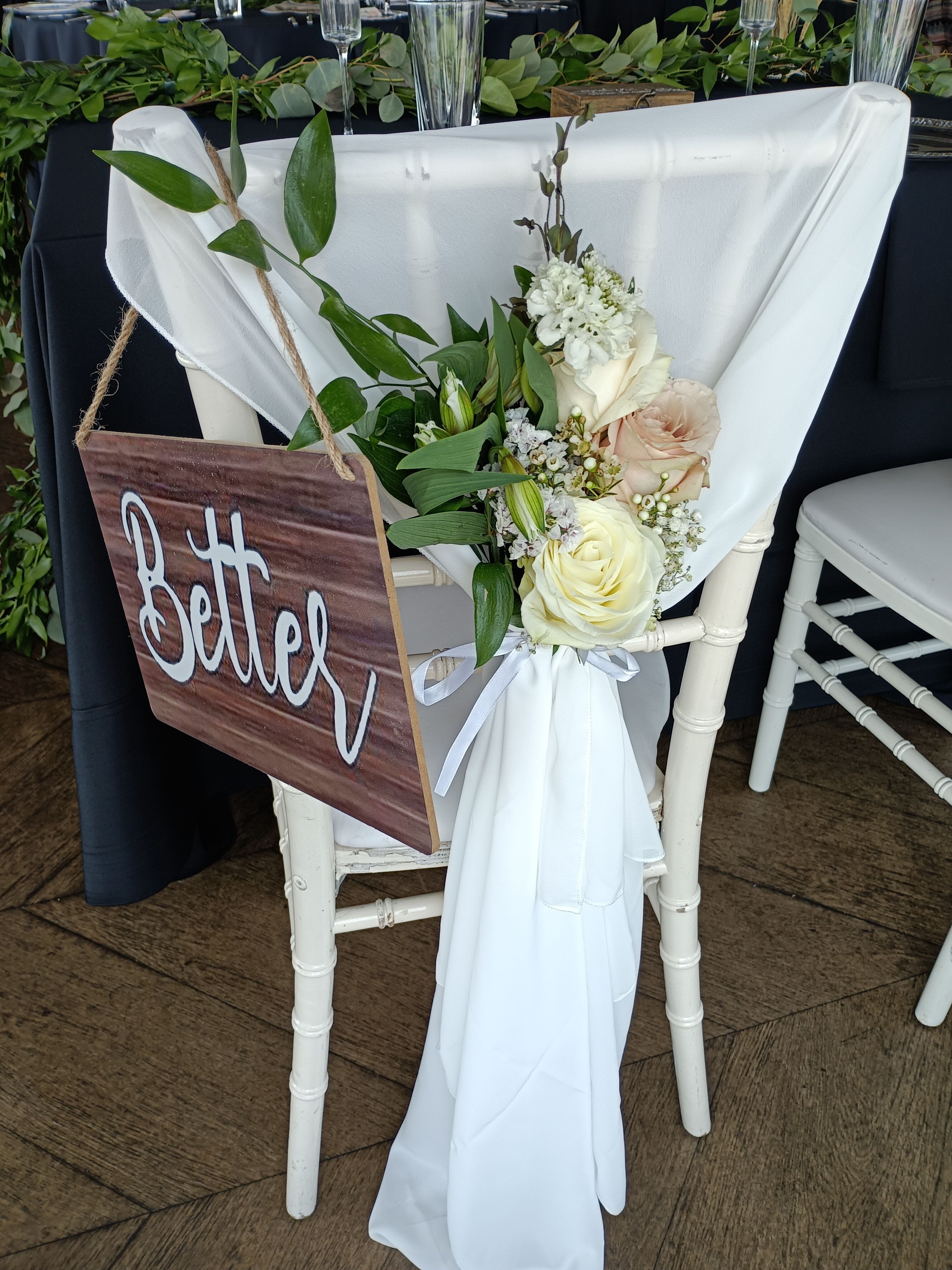 Bridal Chair bouquet - Beautiful quick send and white roses bridal chair bouquet