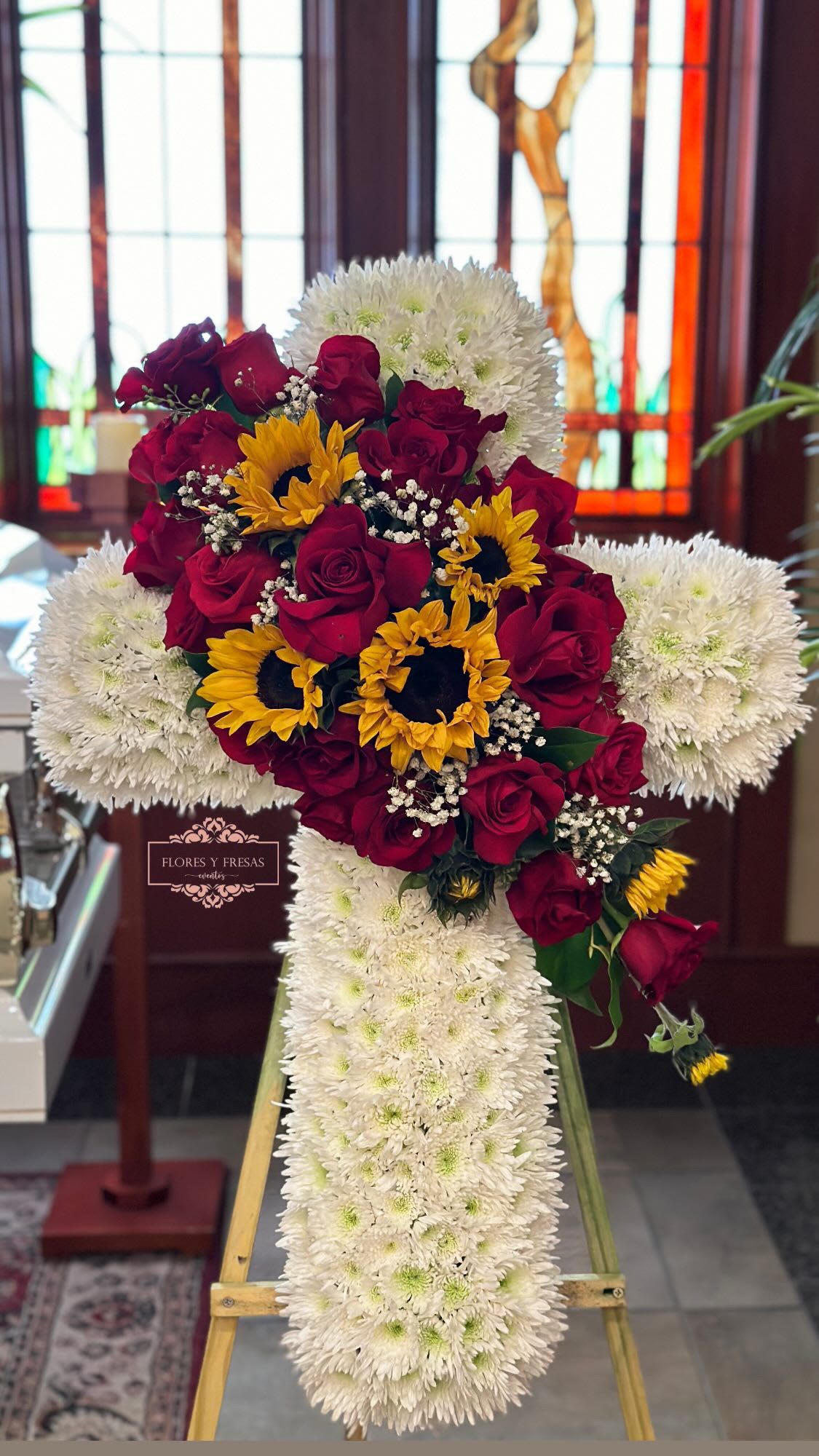 Cross of harmony Cross of harmony - The Harmony Cross is a very nice funeral and suitable for funerals or memorials. Our designers will make your funeral perfect and very nice.
