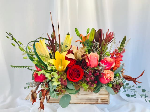 &quot;Always Thankful&quot; Flowers - This beautiful assortment of flowers is perfect for the holidays. Give your loved ones a special surprise this thanksgiving with a box of flowers! This arrangement includes lilies, roses, eucalyptus, orchids, snaps, and much more!