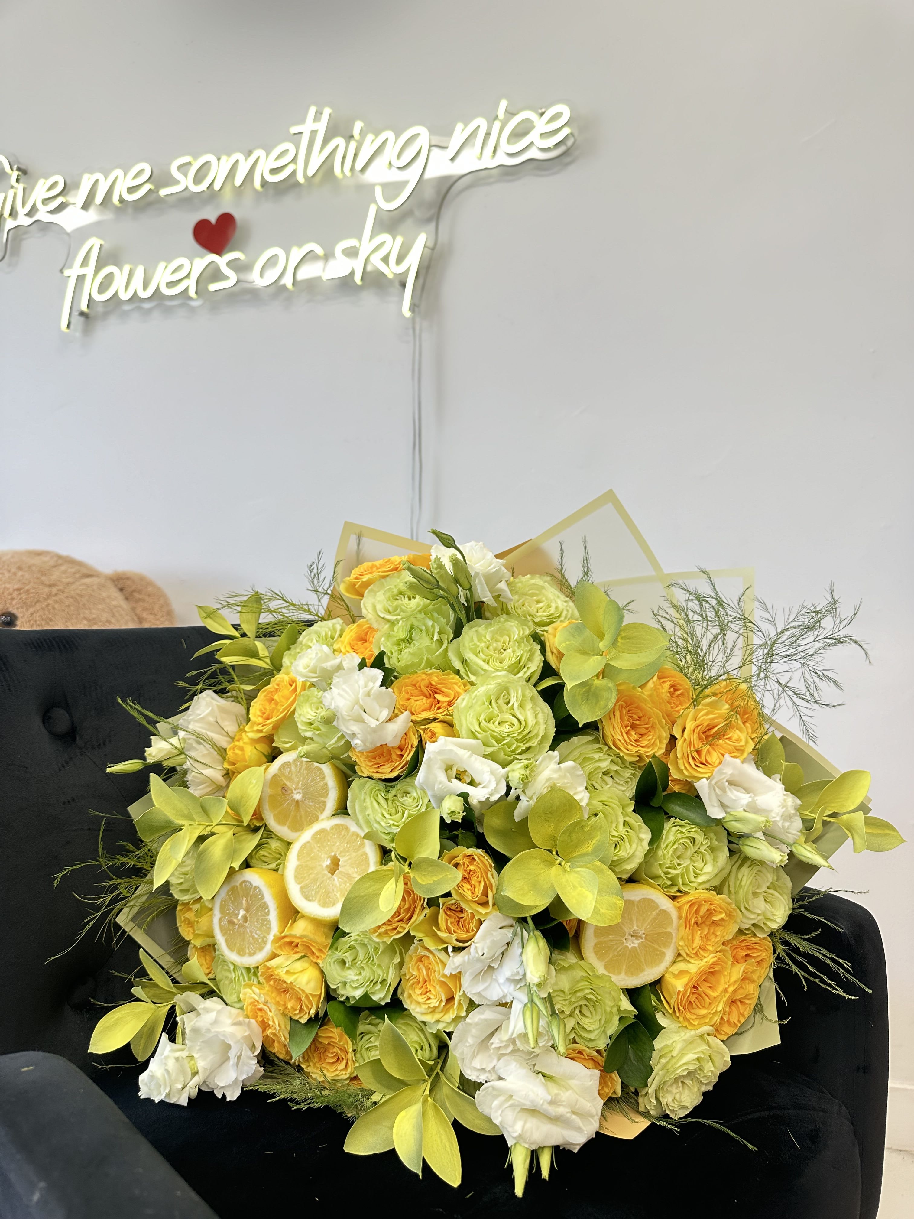 Yellow Lemon Yellow Lemon - Green and yellow roses with lemon design Also comes in a box too.