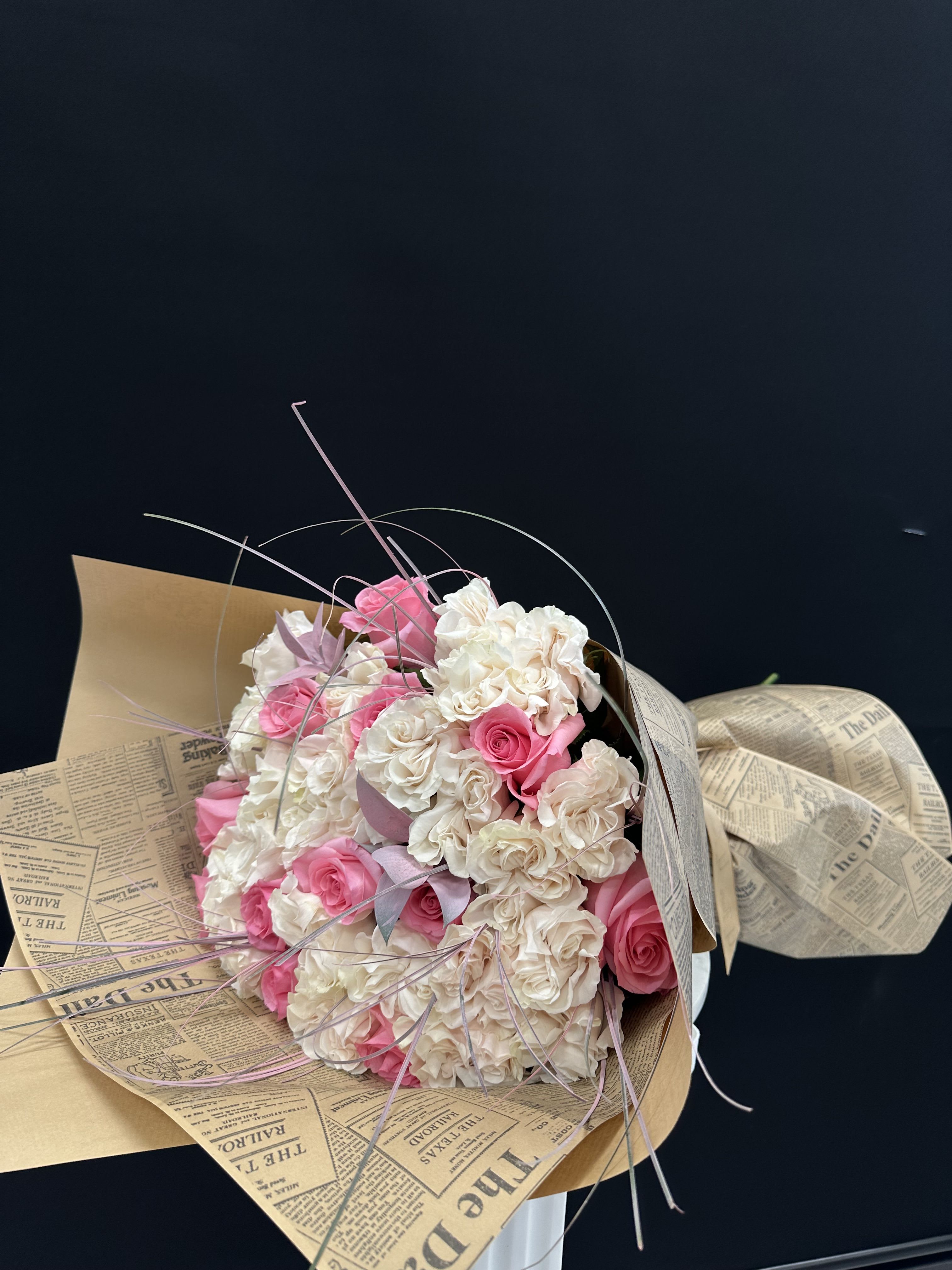 White and Pink Bouquet White and Pink Bouquet - White and pink roses