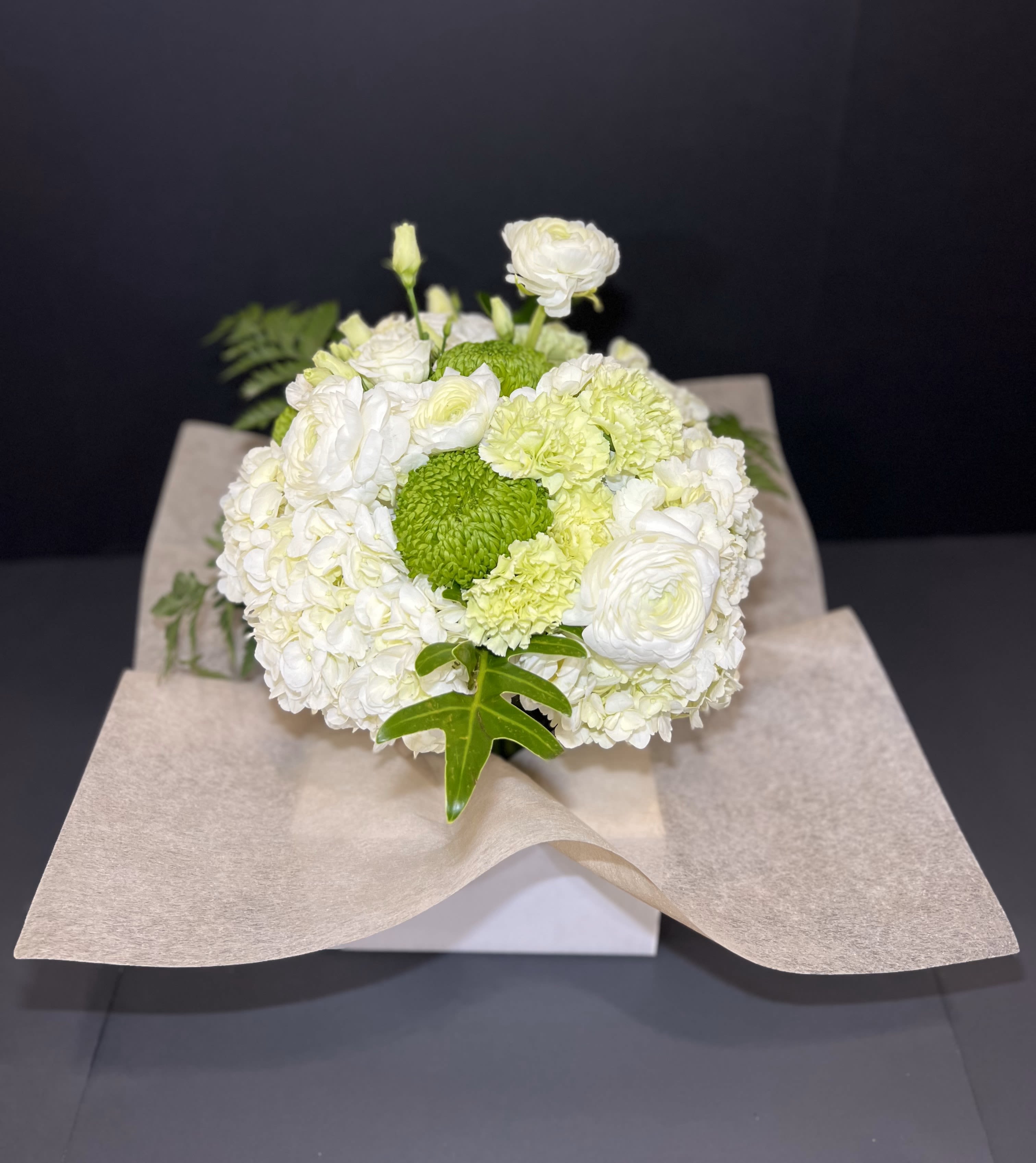 Hybrid Bouquet By Ray - A fancy Hybrid Bridal Bouquet made to fit for a daily bouquet and a bridal bouquet.