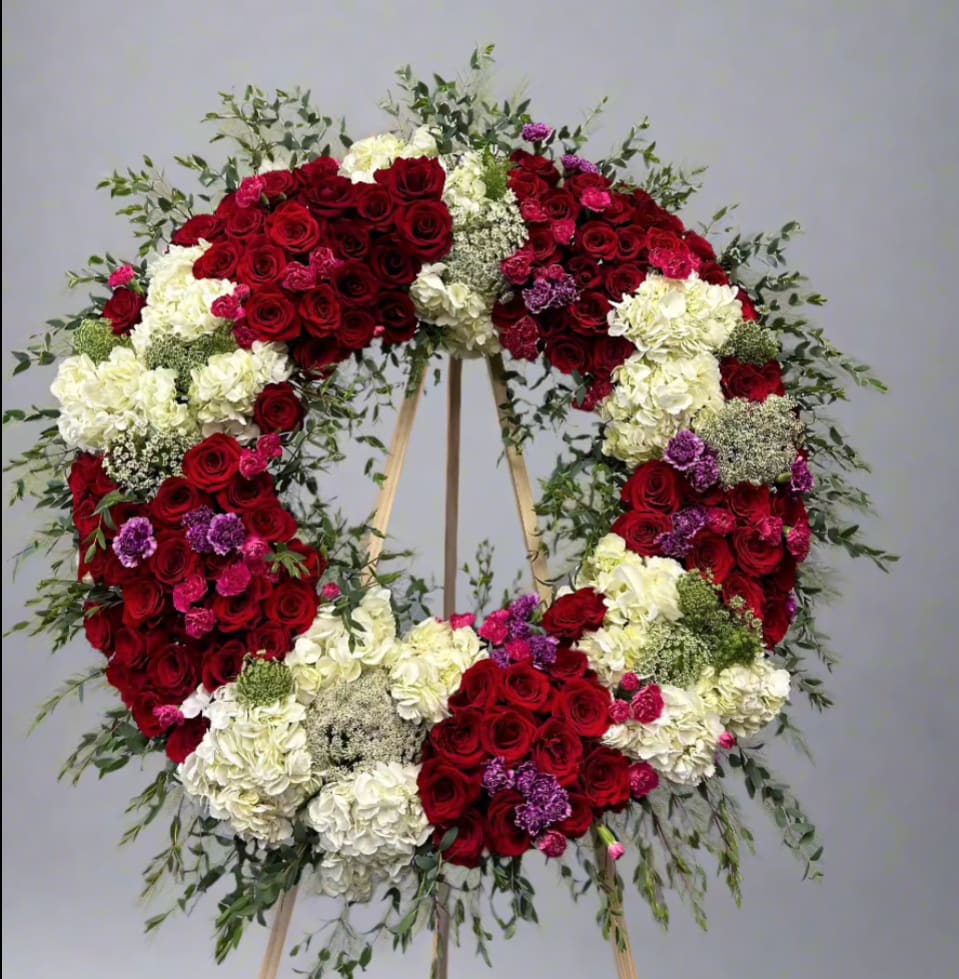 Graceful goodbye - Honor the memory of a loved one with our Elegant Sympathy Flower Arrangement