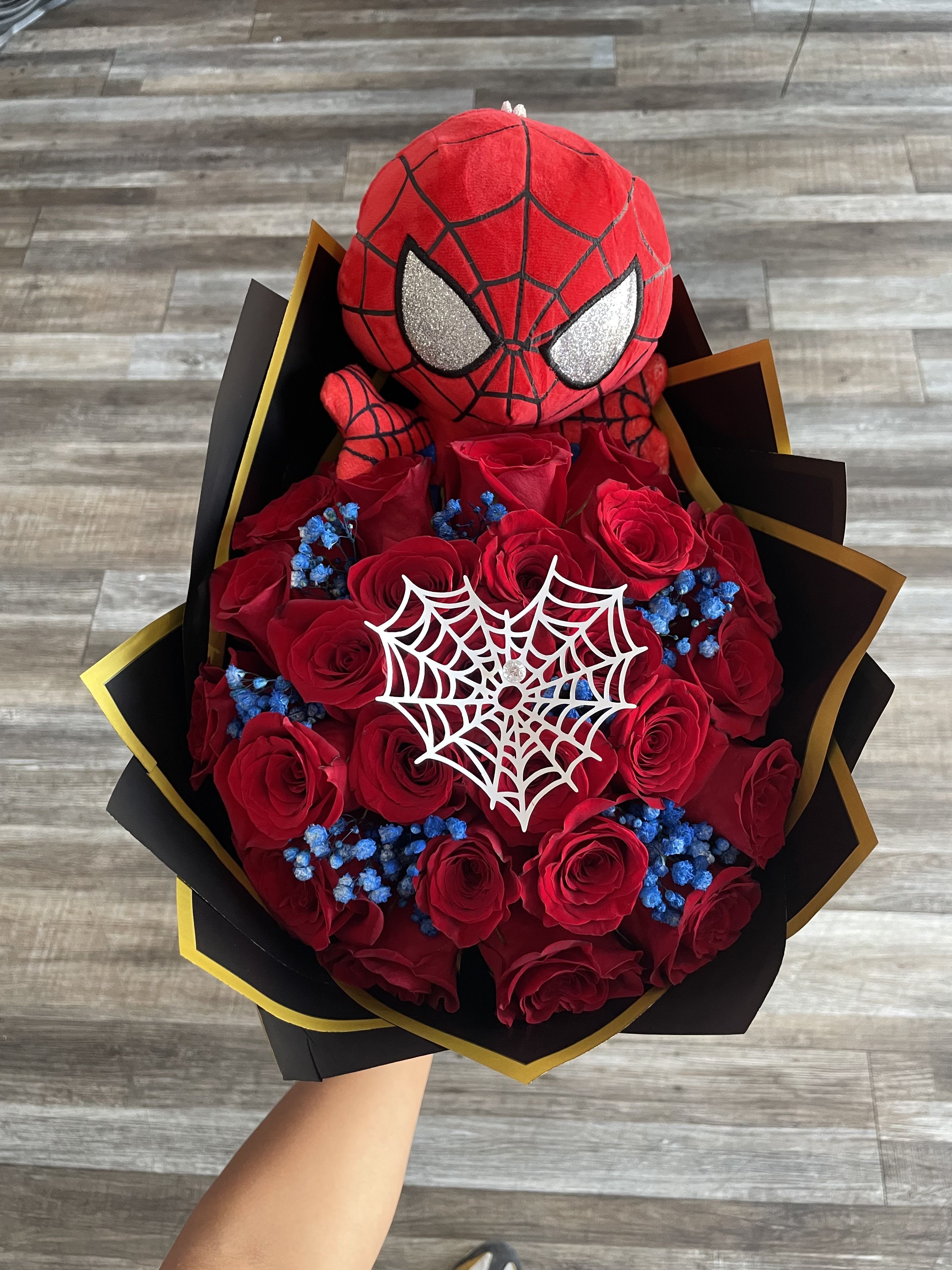 spiderman roses - roses with spiderman plushy