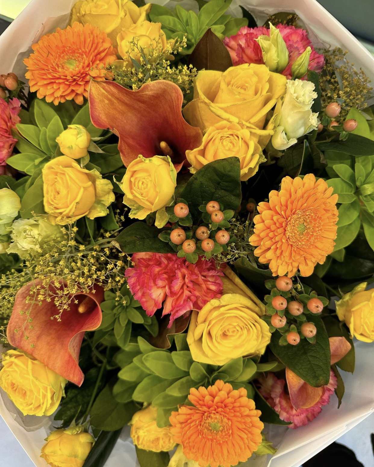  Designer's Choice Deluxe -  Designer's Choice- freshest blooms arranged in a vase.  Fulfill your floral needs at I Am Clover in Ramona, CA, and experience the difference in quality, freshness, and care that comes with ordering locally. By choosing a local florist, you’re ensuring that each bloom is handpicked at the peak of its beauty, arriving at your doorstep or event in perfect condition. I Am Clover works with the finest, seasonal blooms, meaning your arrangement is as fresh as possible—often sourced directly from nearby growers. 