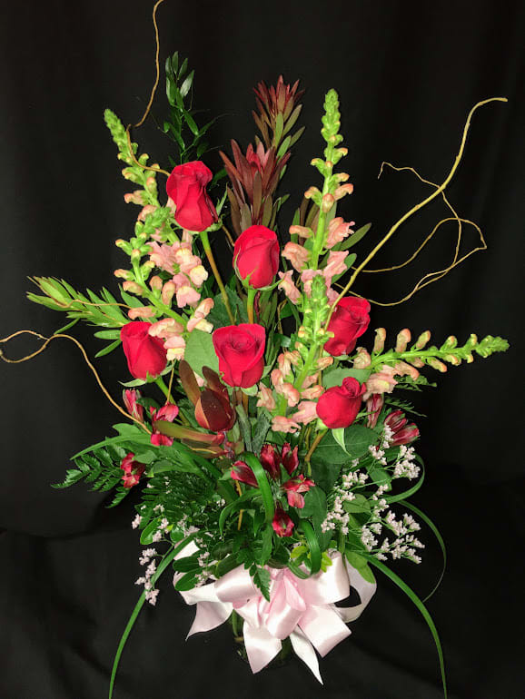 Half Dozen Upgrade Bouquet of Roses - Red or Choose Colored Roses - We will use Red Roses unless you provide less than 72 hours and they are not available. If we substitute with colored roses, we will send you a note. If you prefere Colored Roses, Type 'Colored' into the Special Requests section please.  During holidays like Mother's day &amp; Valentine's day, we carry half dozen roses while supplies last. Note: We do not normally sell roses by the half dozen, but it is worth it to inquire as sometimes we do!  Choose red or let us choose a color for you, and specify 'Red' or 'Color' when you order at least 72 hours in advance.