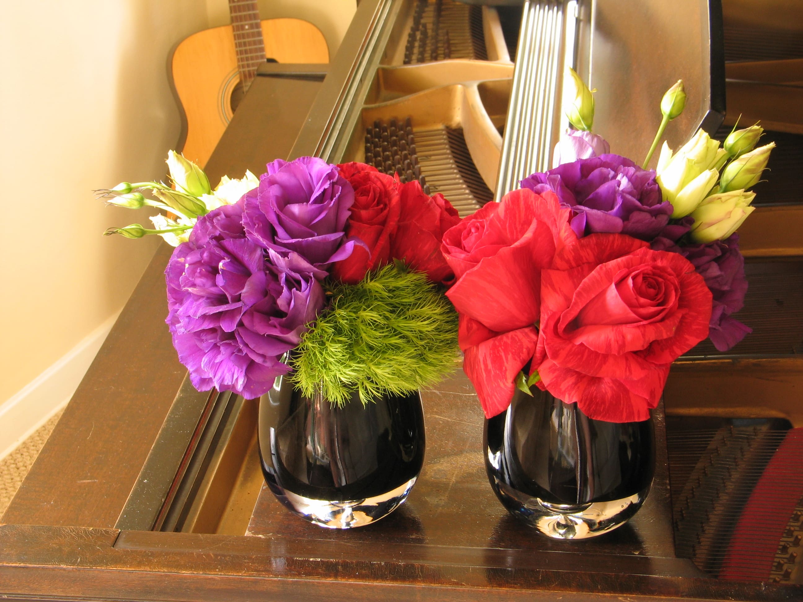 59 each desktop - "Small is Beautiful" 59 each desktop - "Small is Beautiful" - Desktop Vase Arrangement with Fresh Market Blooms from T'sul Custom Floral Design in Newport Beach, CA Brighten up any workspace with our delightful Desktop Vase Arrangement filled with fresh market blooms, exclusively from T'sul Custom Floral Design in Newport Beach, CA! This charming floral display is designed to uplift spirits and add a burst of color to your desk, making it the perfect addition to any office or home setting. Crafted with a selection of vibrant, market-fresh flowers, this desktop vase arrangement is ideal for enhancing your decor or gifting to a colleague, friend, or loved one. Each bouquet is expertly arranged to create a cheerful and inviting atmosphere that is sure to bring a smile to anyone's face. Key Features: Filled with a variety of fresh, seasonal blooms sourced from the market Perfect for brightening up desks in offices, homes, or reception areas An ideal gift for colleagues, friends, or as a treat for yourself Crafted with the highest quality flowers for lasting beauty Transform your Newport Beach workspace with T'sul Custom Floral Design’s stunning Desktop Vase Arrangement. Order today to spread joy and freshness with beautiful blooms that truly brighten each day!
