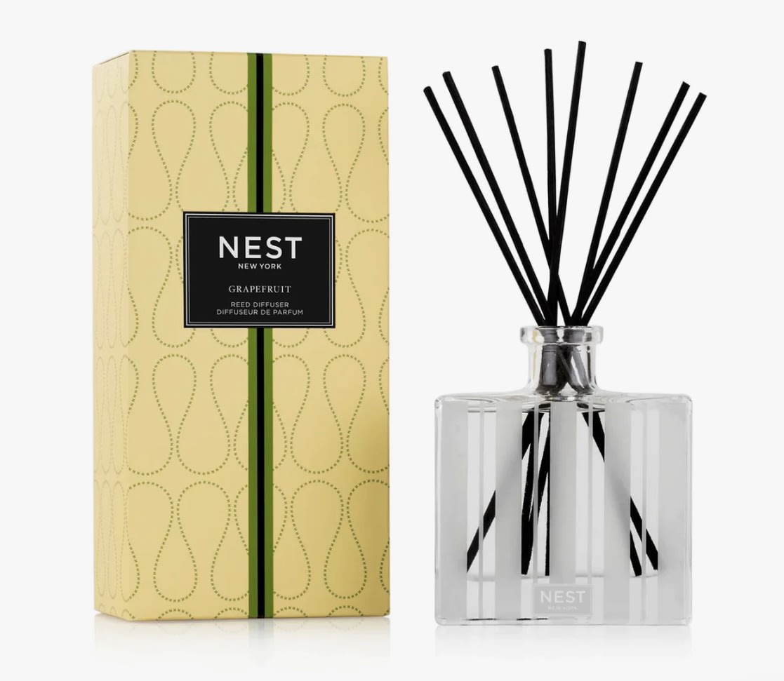 Grapefruit Reed Diffuser Grapefruit Reed Diffuser - Uplift your senses with this bestselling fragrance, Grapefruit. This Reed Diffuser features the iconic scent’s exhilarating blend of pink pomelo grapefruit and watery green notes with lily of the valley and coriander blossom. Matches not required. Overview Expertly crafted with the highest quality fragrance oils, this Reed Diffuser releases an exquisite scent slowly and evenly into the air for approximately 90 days, delivering continuous fragrance, uninterrupted. The intensity and reach of the fragrance can be customized based on the number of reeds used. Fragrance Family Fresh Scent Type Fresh Citrus Key Notes Pink pomelo grapefruit and watery green notes combine with lily of the valley and coriander blossom