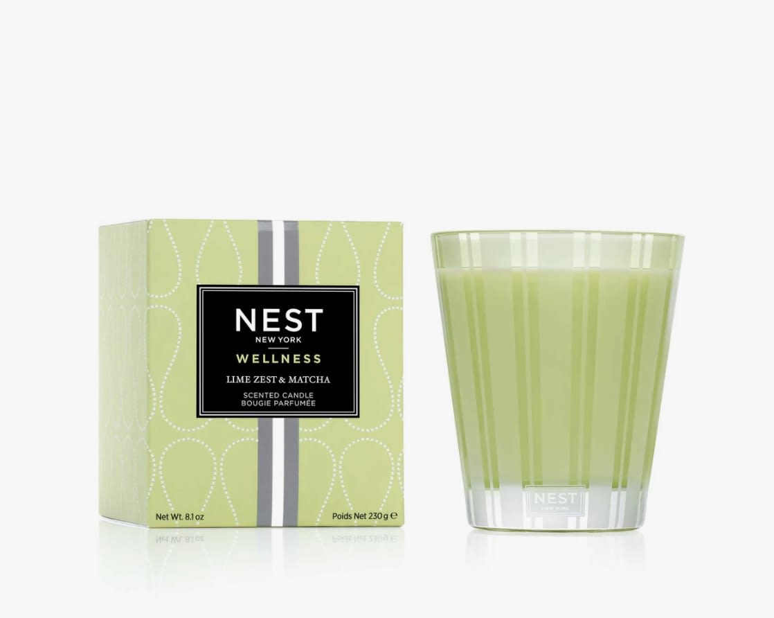 Lime Zest & Matcha Classic Candle Lime Zest & Matcha Classic Candle - Boost your energy and brighten your mood with this scented candle featuring invigorating notes of lime zest, green tea, clary sage, and bergamot. Overview This Classic Candle features a vibrant blend that leaves you feeling refreshed and motivated. It is meticulously crafted with a proprietary premium wax formulated so the candle burns cleanly and evenly as it infuses your space with exquisite scent. Fragrance Family Fresh Scent Type Fresh Citrus Key Notes Lime zest, green tea, clary sage, and bergamot