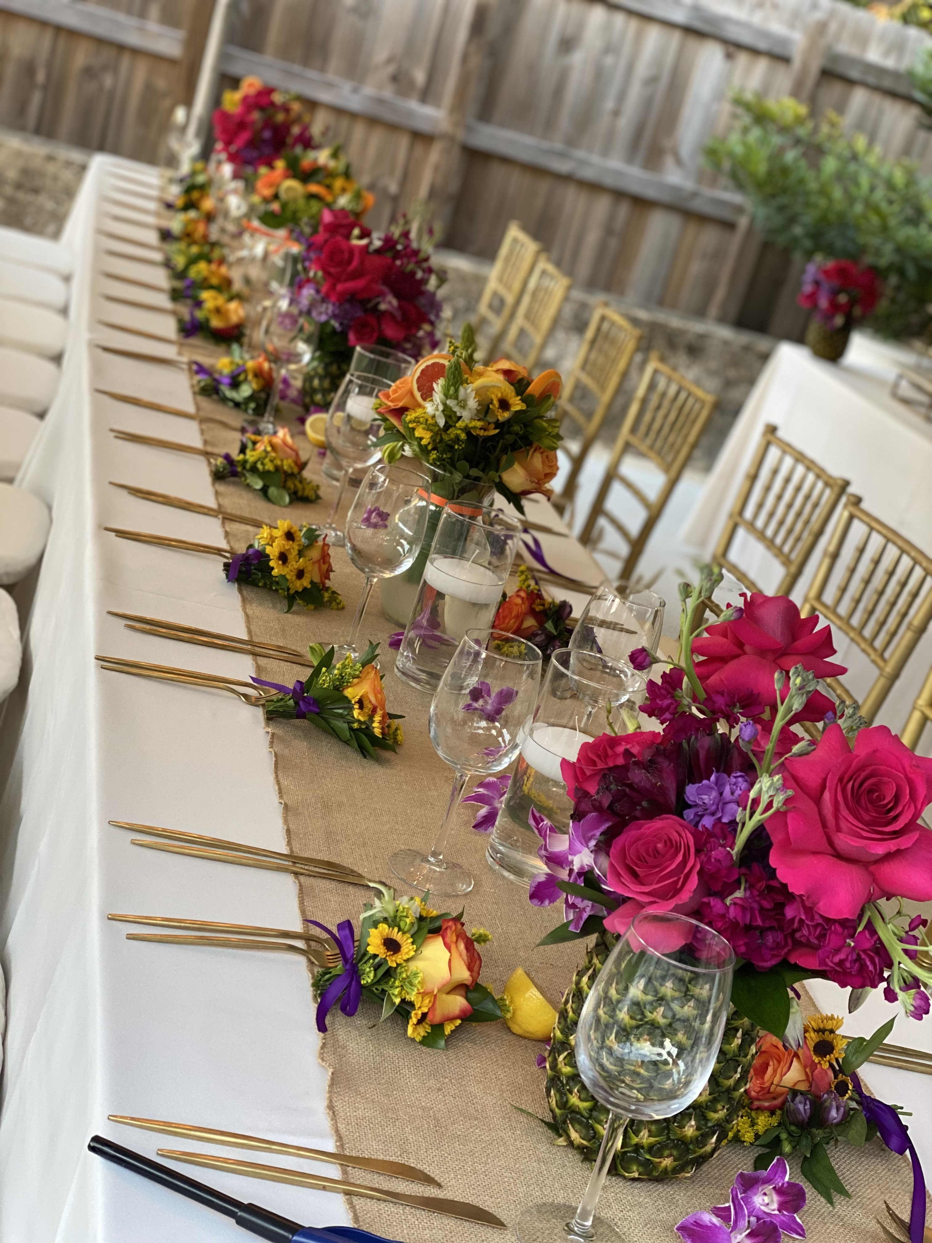 Hawaiian party - We are offering 3 packages Hawaiian Style. All prices are approximate- please contact us for getting more detailed price according to your inquiries.  Standard version set for 6 -8 people. Included 3 central pieces and napkins decorations   Delux version set for 10-14 people. Included 5 central pieces and napkins decorations   Premium version for 18-20 people.Included 10 central pieces and napkins decorations  and additional decor according your inquiries 
