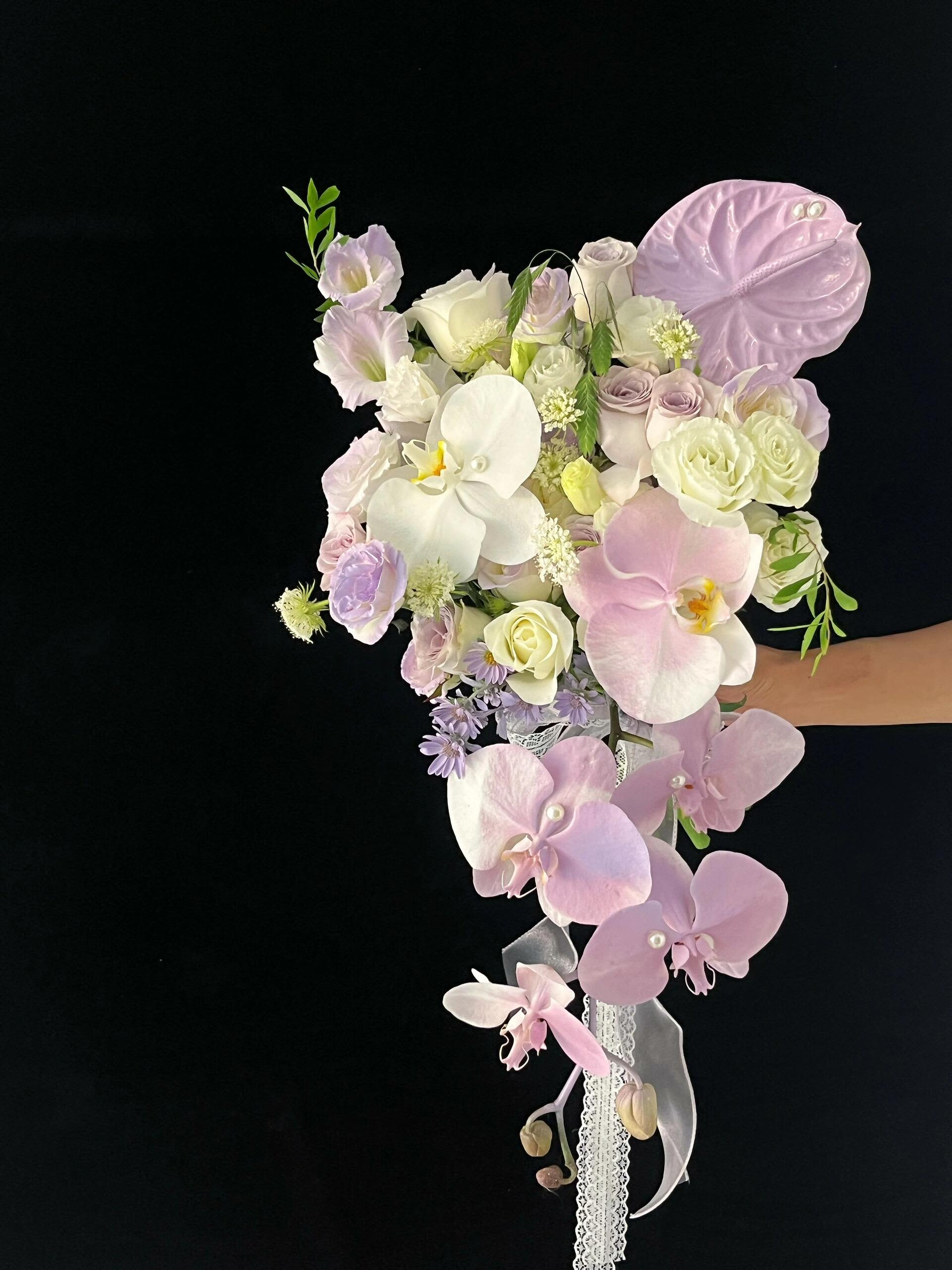 ethereal cascade bouquet - The product contains roses, phalaenopsis, gladiolus, emerald flowers, tied with ribbons
