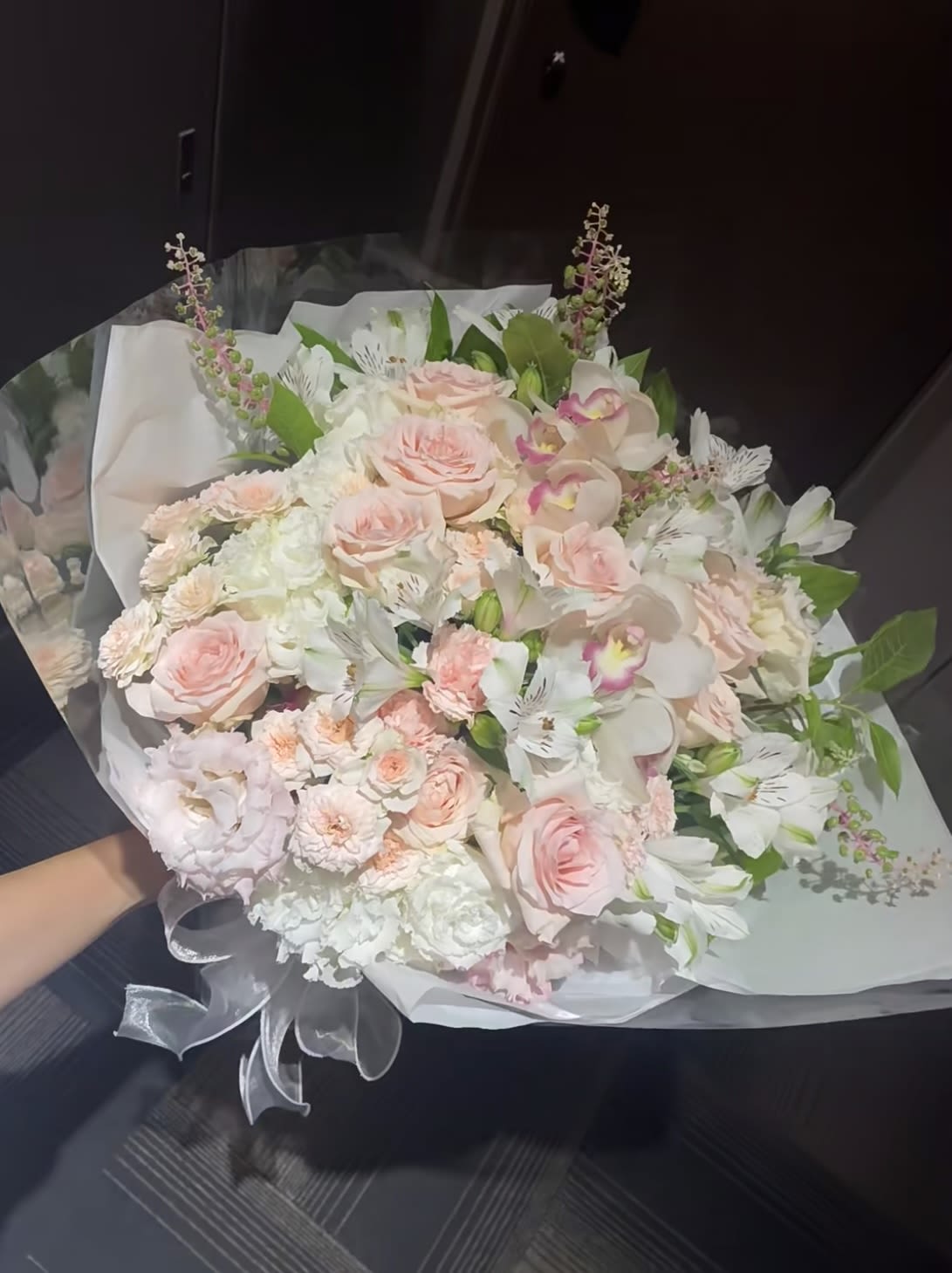 Bouquet of grace  - Products include roses, carnations, hydrangeas, phalaenopsis, Peruvian lilies, green leaf fillings, wrapping paper and glass vases