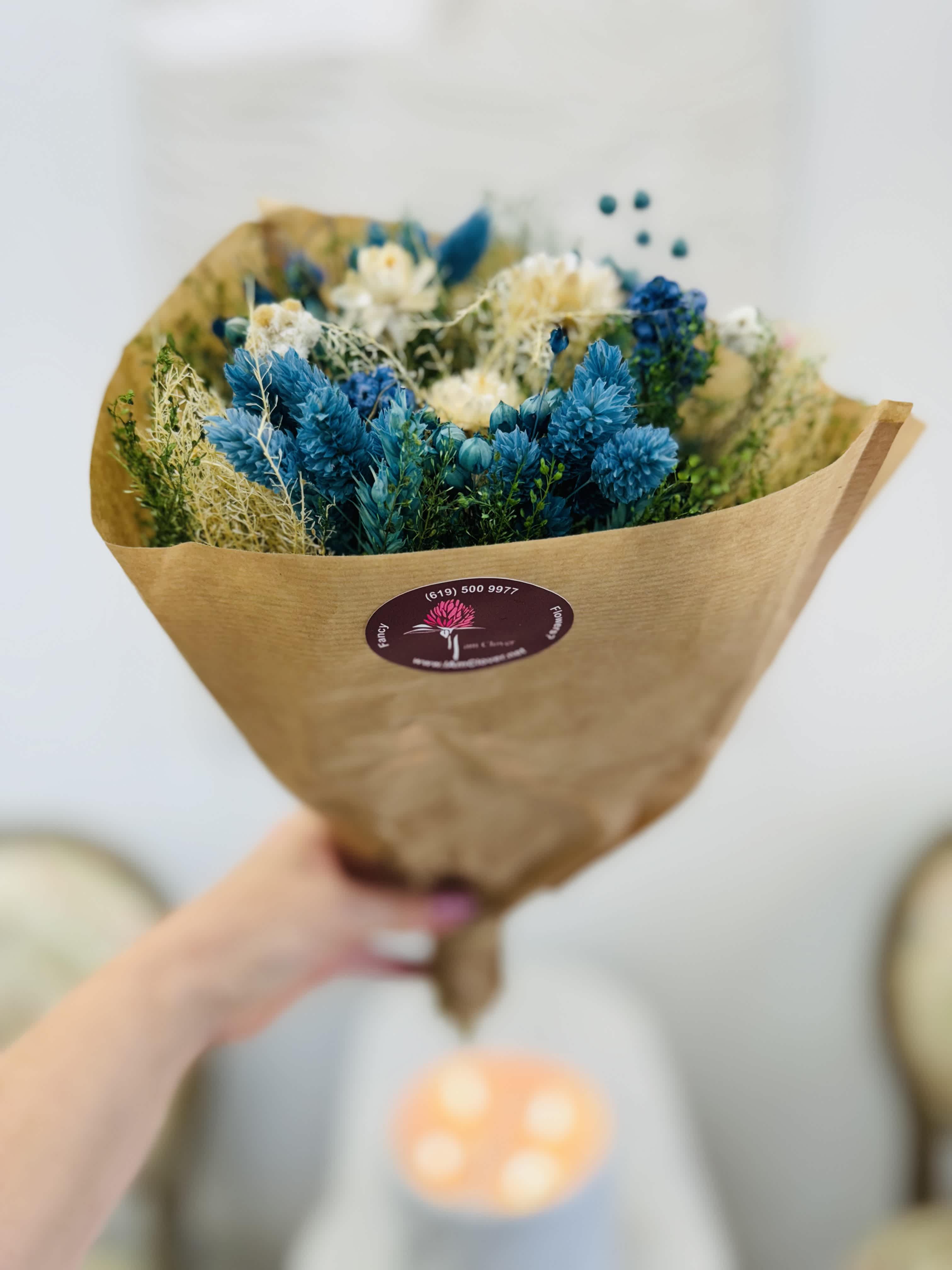 Preserved Bouquet Teal 102 - This bouquet will stay beautiful forever and will bring a true joy to teal color lovers! 