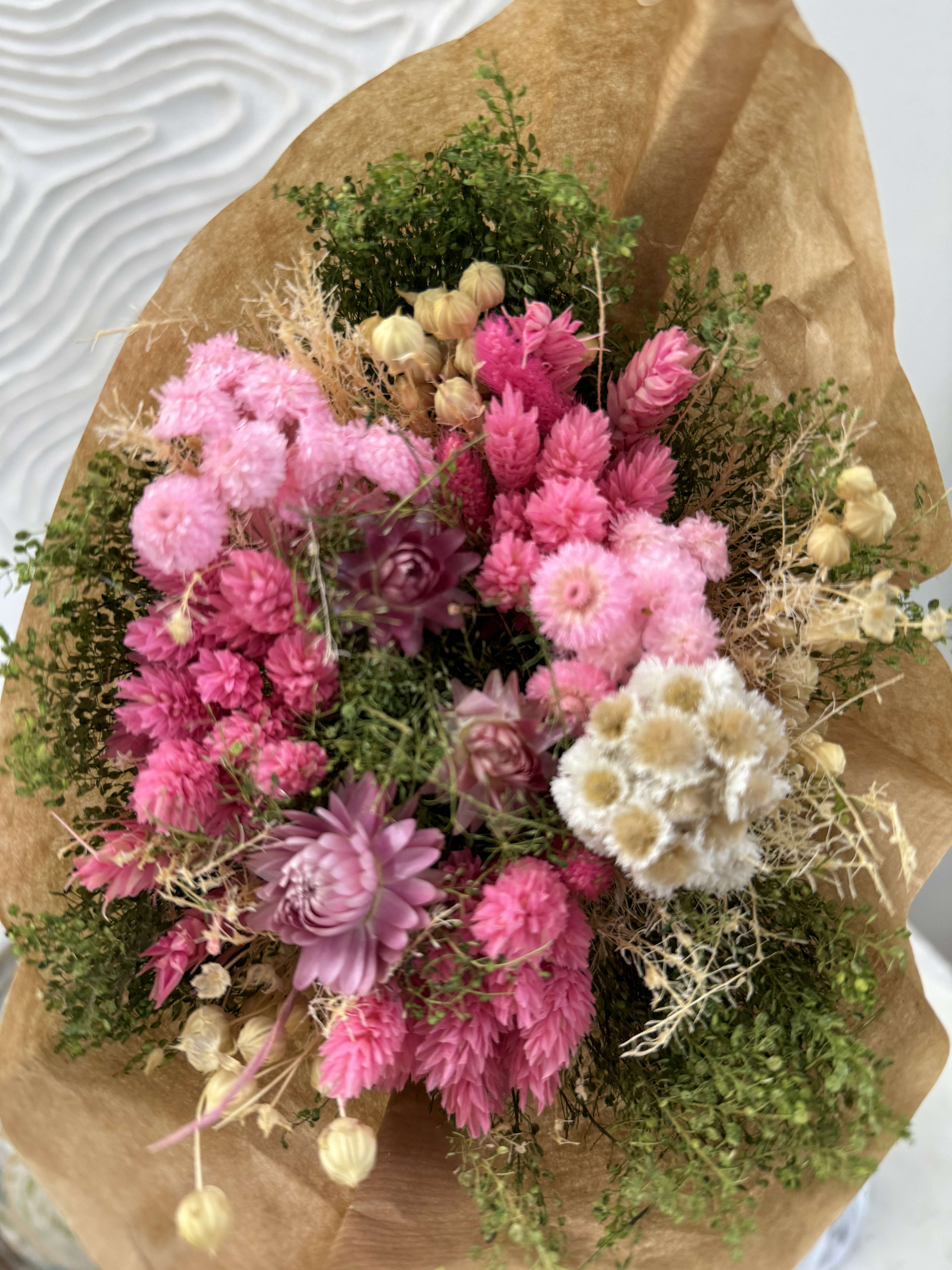 Preserved Flowers Bouquet Pink 103 - The preserved bouquet in pink will bring only positives emotions and will stay beautiful forever. 