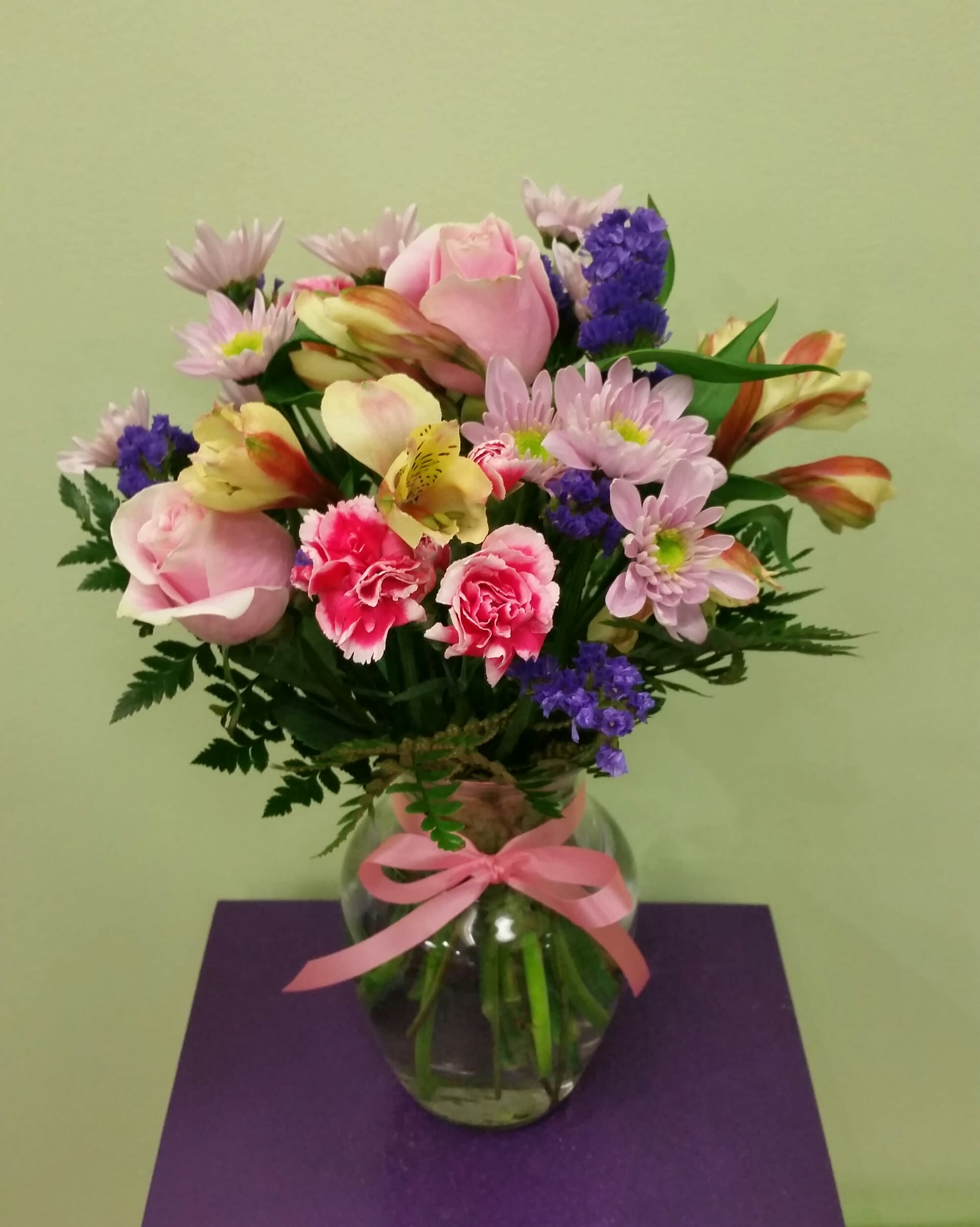 All Small Flowers and Arrows in Pink All Small Flowers and Arrows in Pink