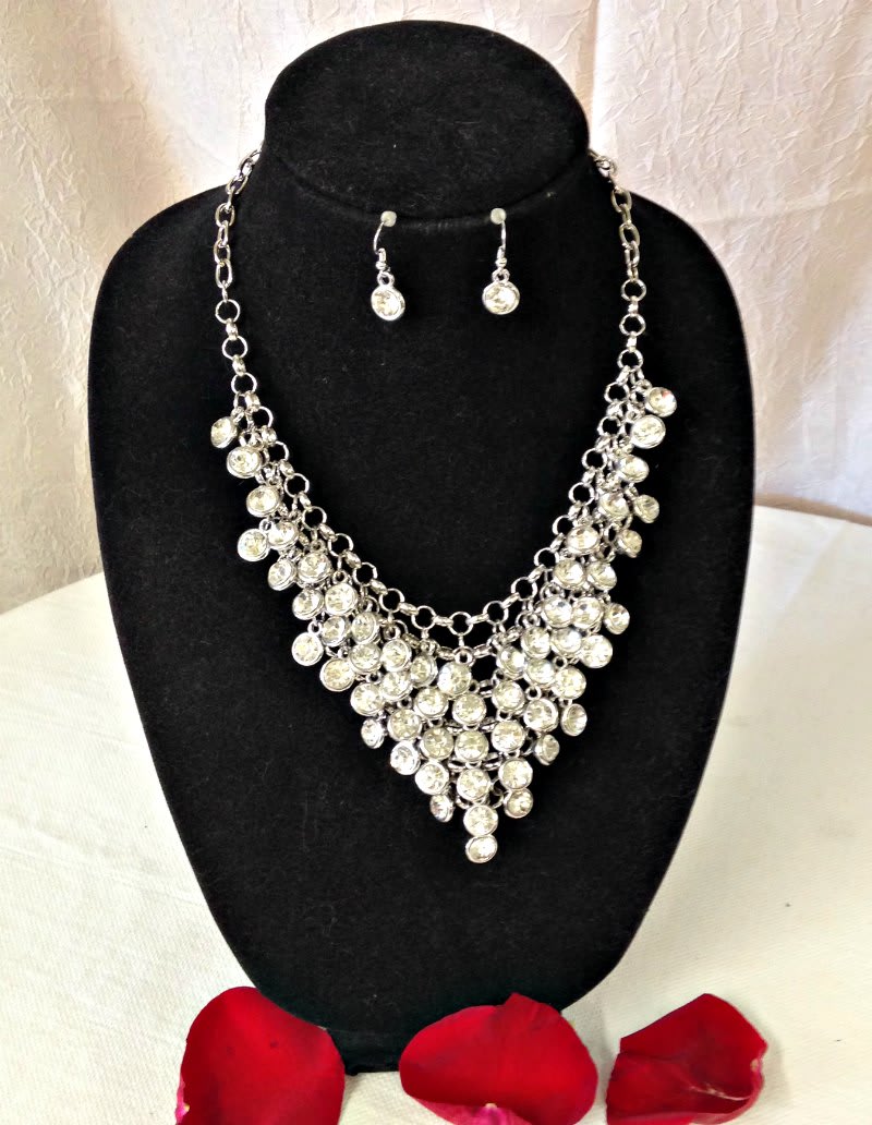 Sparkly Silvertone Necklace and Earrings Set - Sparkly Silvertone Necklace and Earrings Set Item No. 19