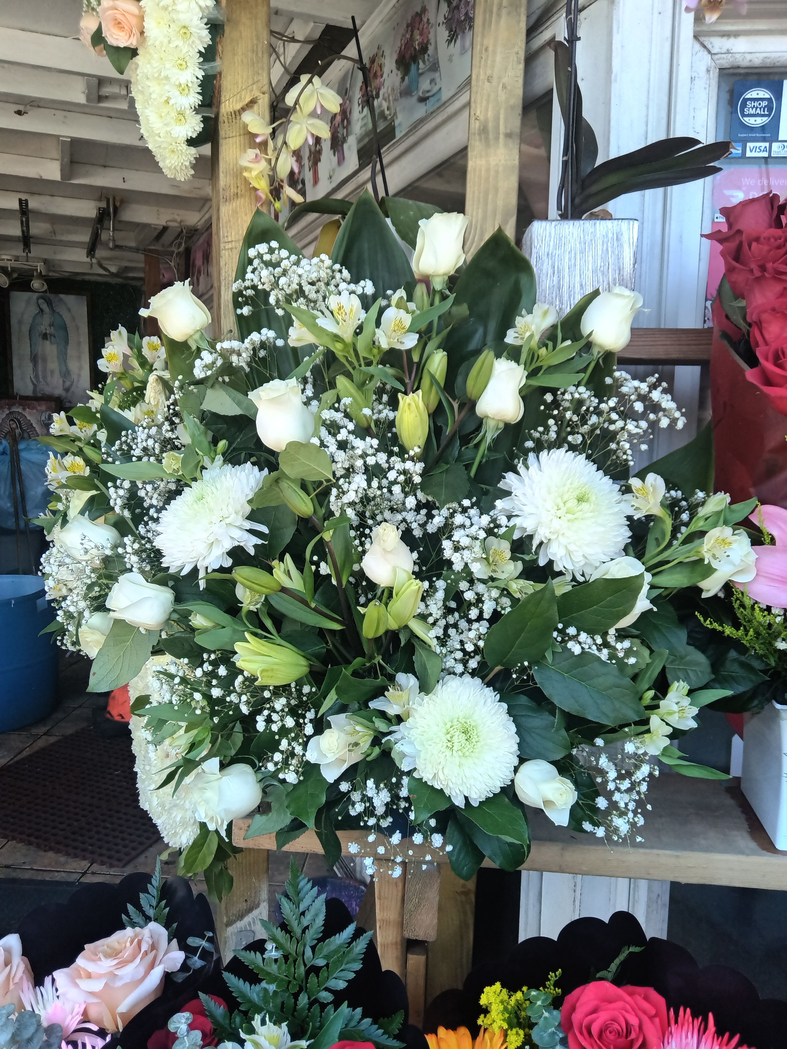 All white flowers - All white flowers. 