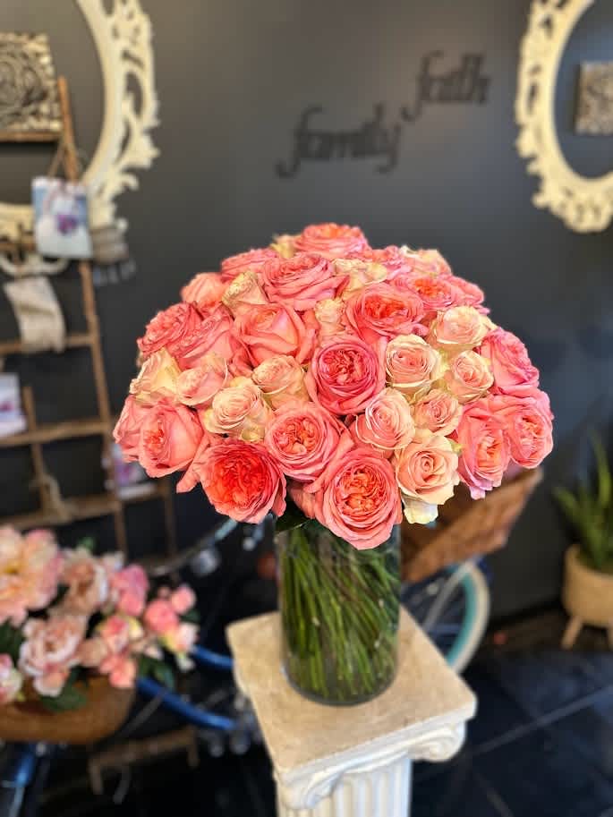  *** Cardi-B's Favorite *** - This is our worldwide famous rapper, Cardi-B's favorite design!  3 dozen roses - handtied and placed in a vase