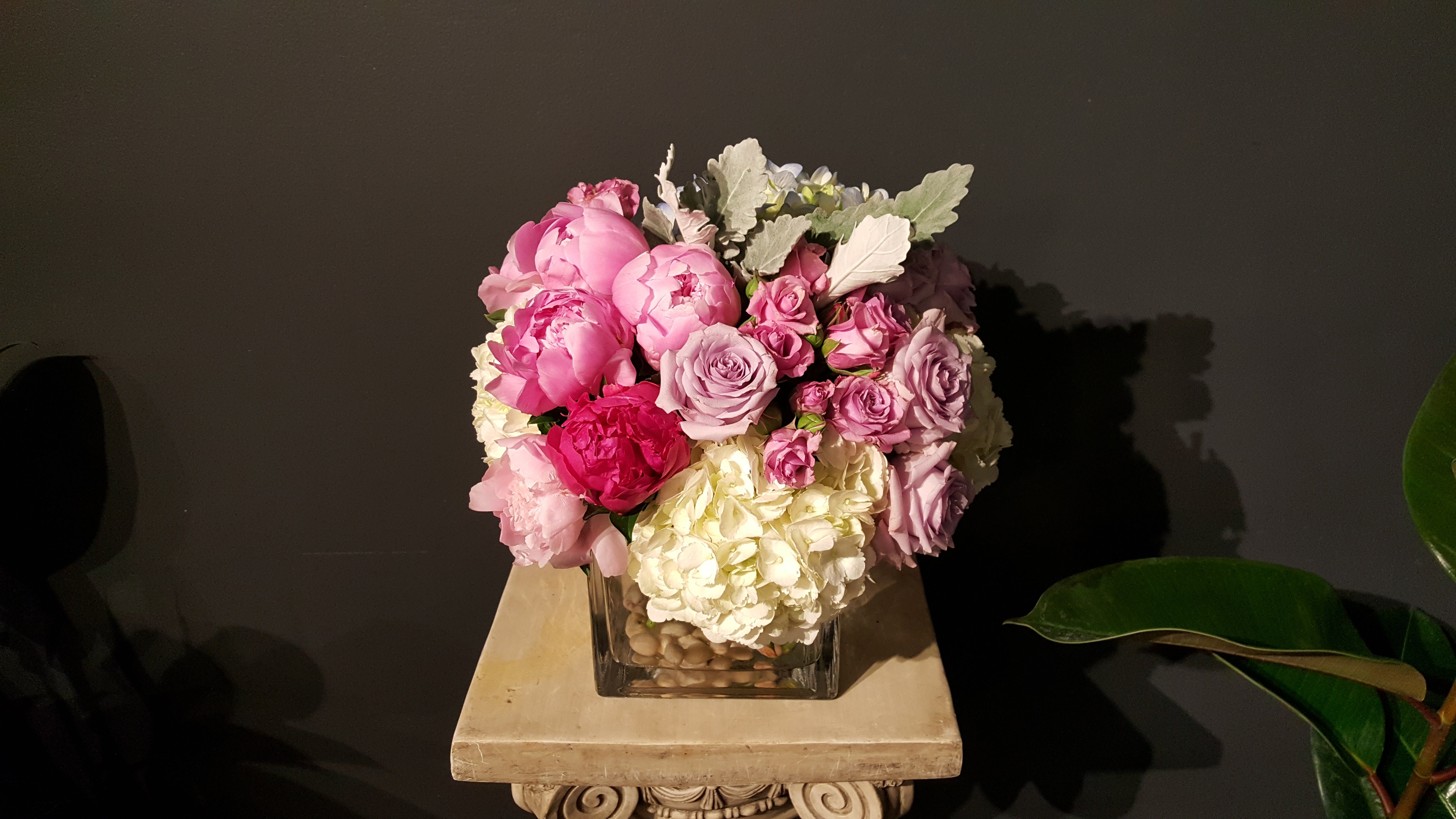 SG-27 - For Valentine's day or Whenever peonies are not available, they will be substitute with David's Austin Garden Roses.  They are well known for their luxurious look and loved by many brides.  This arrangement looks way smaller in the picture but they are BIG.  * Due to various seasonal and regional conditions, and the variety of unplanned issues courtesy of Mother Nature, availability of some flowers may be very limited in certain areas.  In this event, we will substitute with a second choice of similar flowers and container of equal value and beauty. Every effort will be made to maintain size, shape, and overall color schemes of an arrangement. Our goal is your complete satisfaction, rest assured that every effort will be made to provide an arrangement of equal or greater value. 