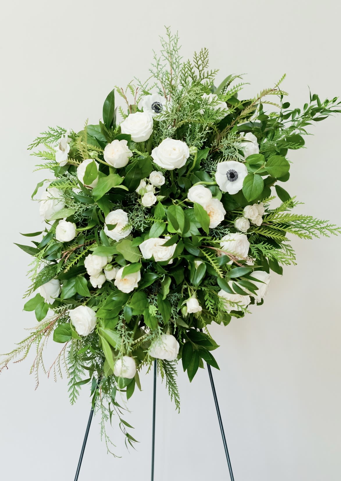 6 | diagonale chevalet fleurs - diagonal standing spray by The Fleur Market