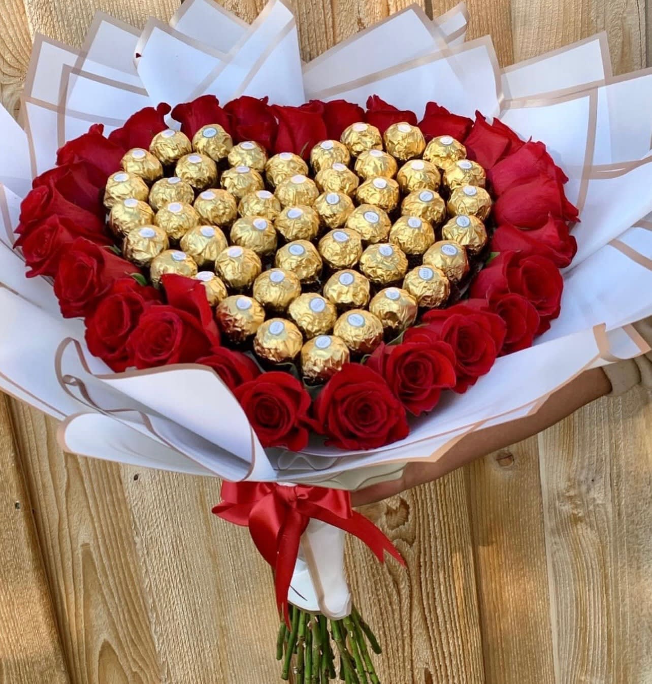 My sweet heart bouquet My sweet heart bouquet - It’s the best of both worlds, with a sweet chocolate heart and red loving roses surrounding it!