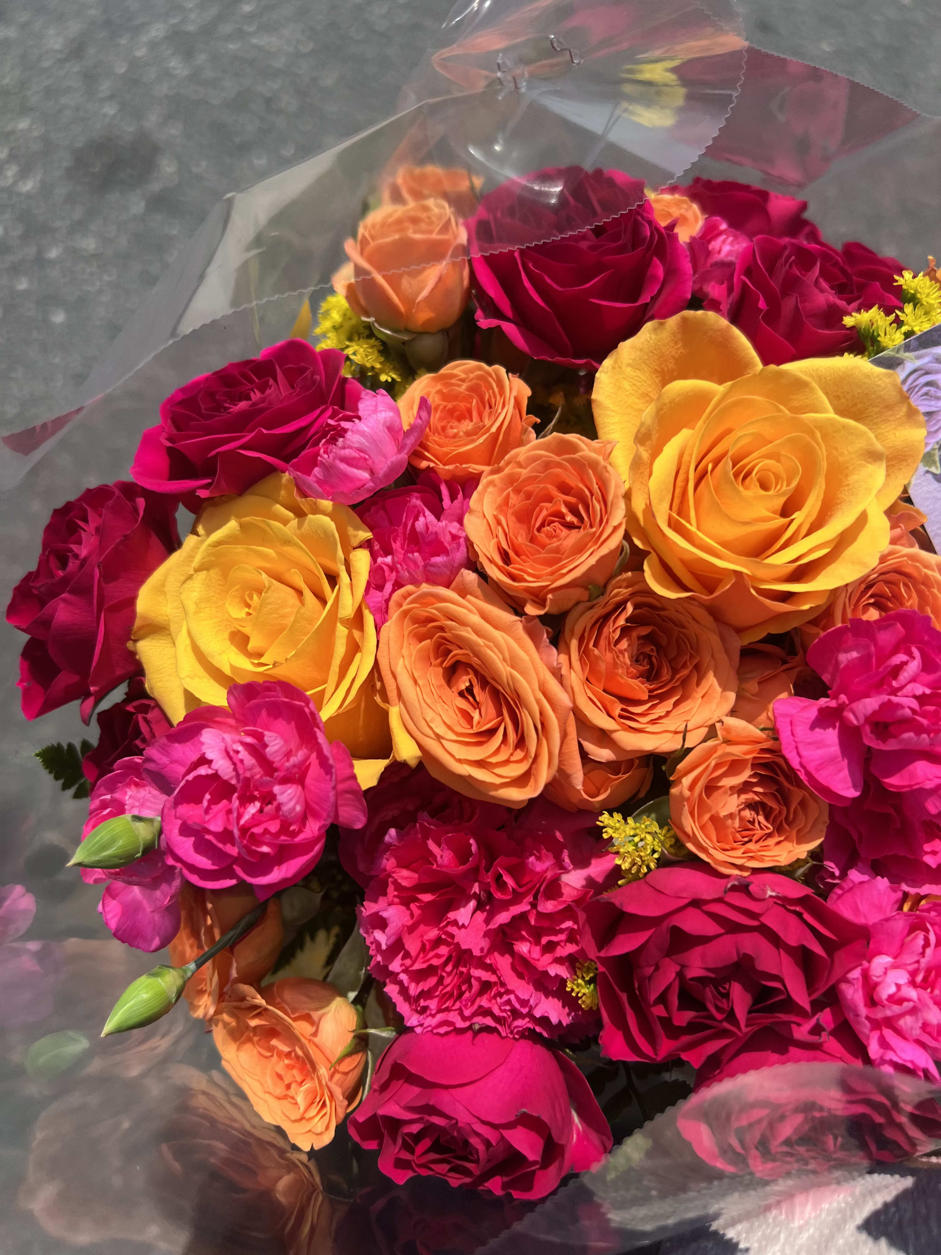Meet you at Sunset - Mix roses, Spray Roses, hot pink carnation and hot pink mini carnation 