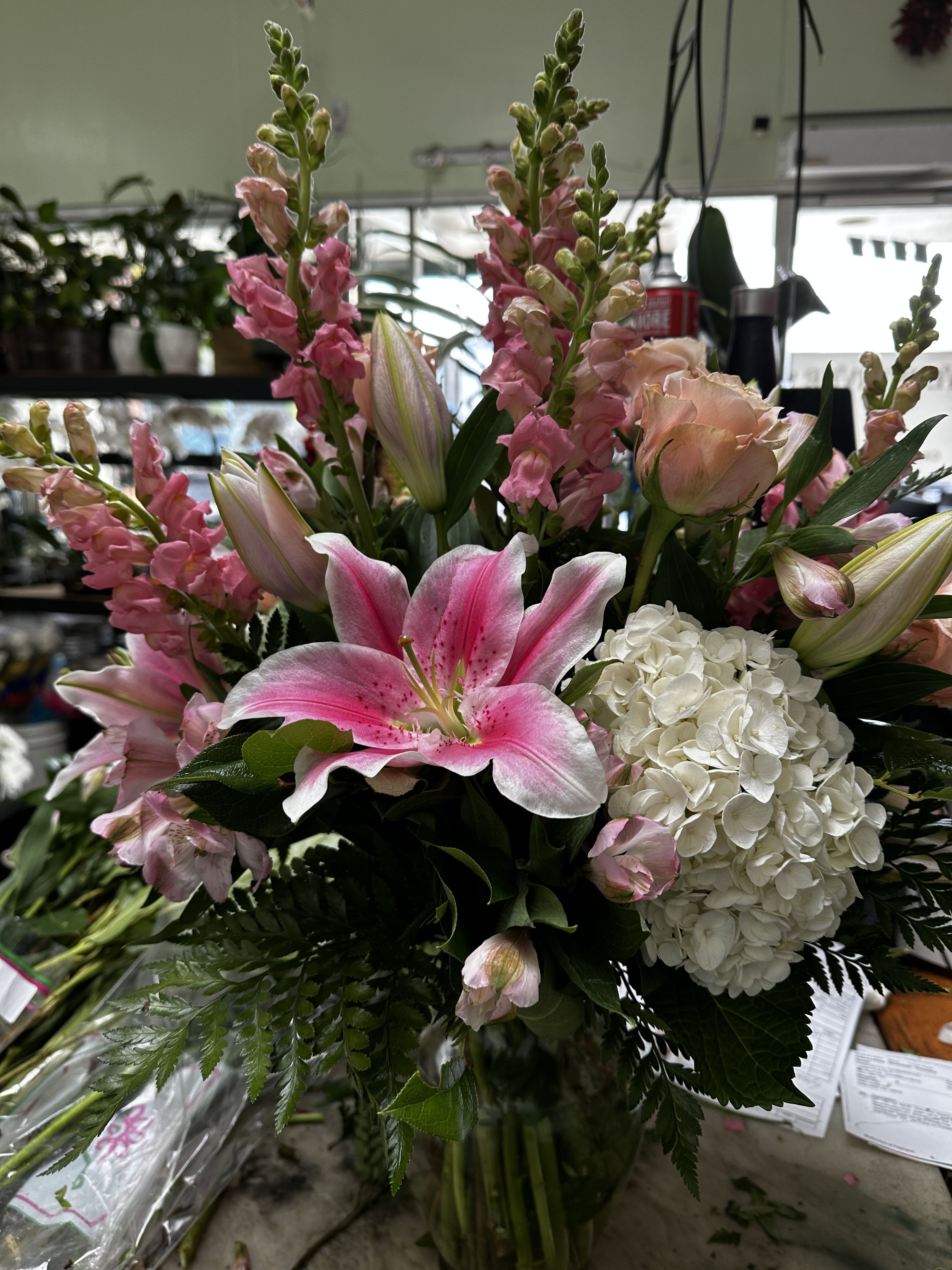 Pink of the day Pink of the day - Mostly pink mix flowers and touch of white in a vase
