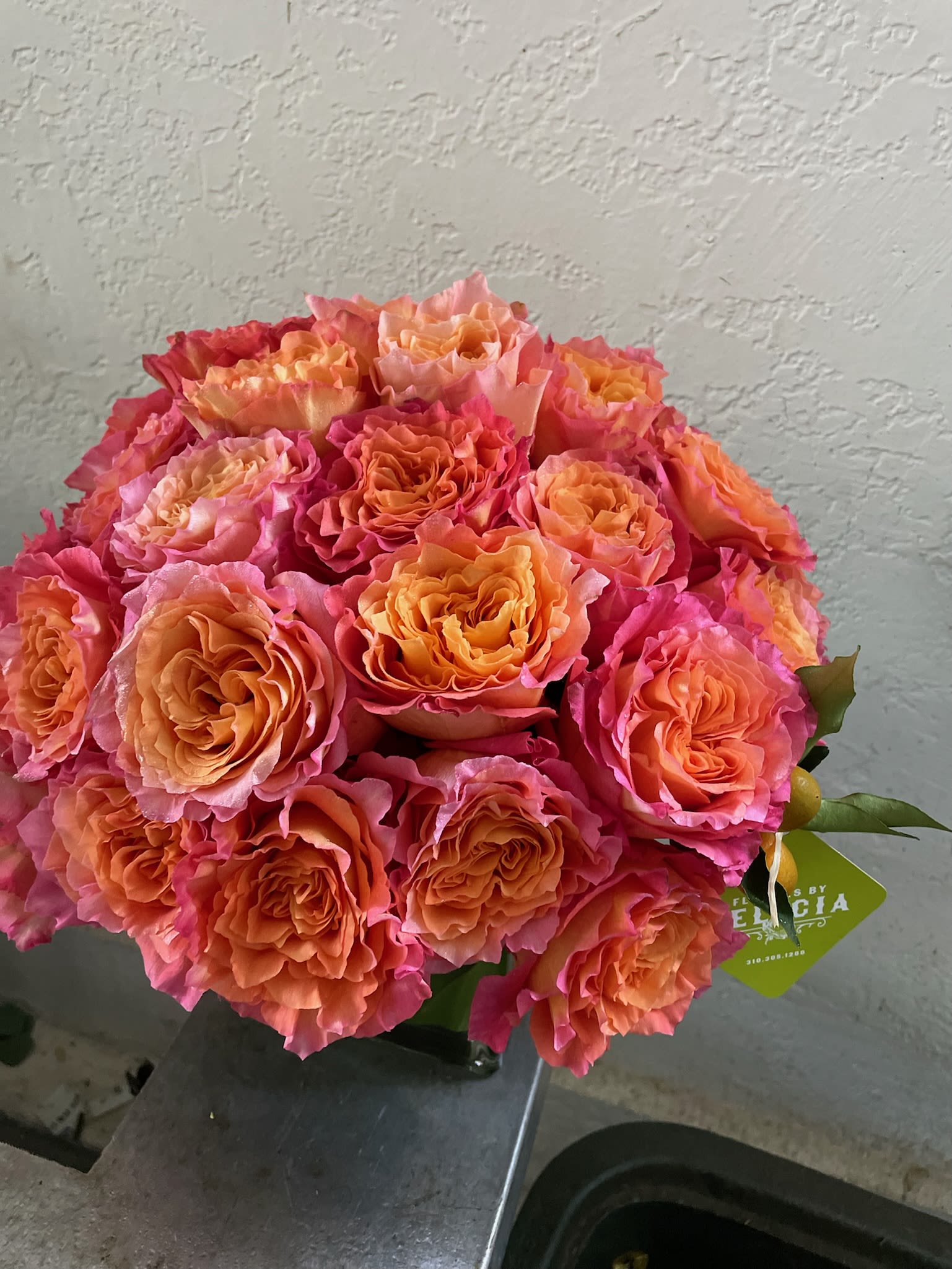 Free spirit - Low leaf lined vase with all two toned roses