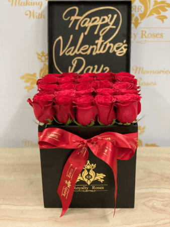 ROYALTY BOX 20X3 ROYALTY BOX 20X3 - Elevate your gifting game with the Royalty Box 20x3. This super elegant and marvellous design features a Royalty Signature box, adorned with lush red premium roses and our striking gold logo. Perfect for adding a touch of luxury and sophistication to any special occasion.