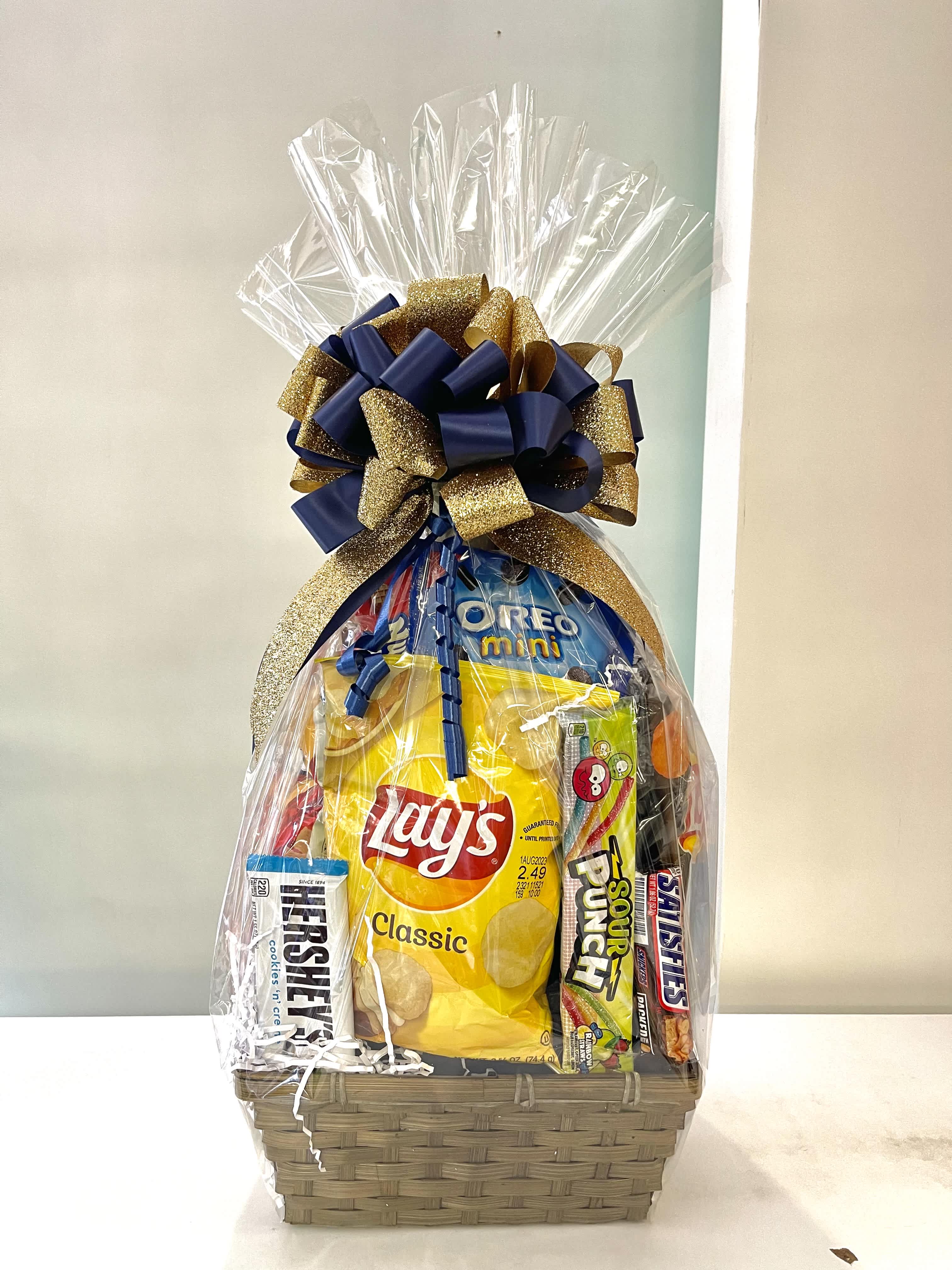 Graduation Snack Basket Alexander Graduation Snack Basket Alexander - A delicious gift for any graduate that makes the perfect gift.