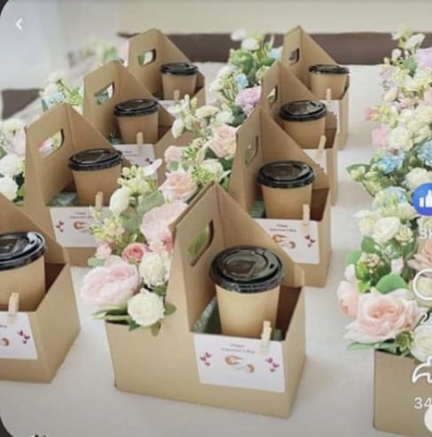 On the run On the run - A lovely idea for someone on the go or somebody needs to pick me up? A quaint little arrangement paired with a coffee of your choice, deliver to your special someone