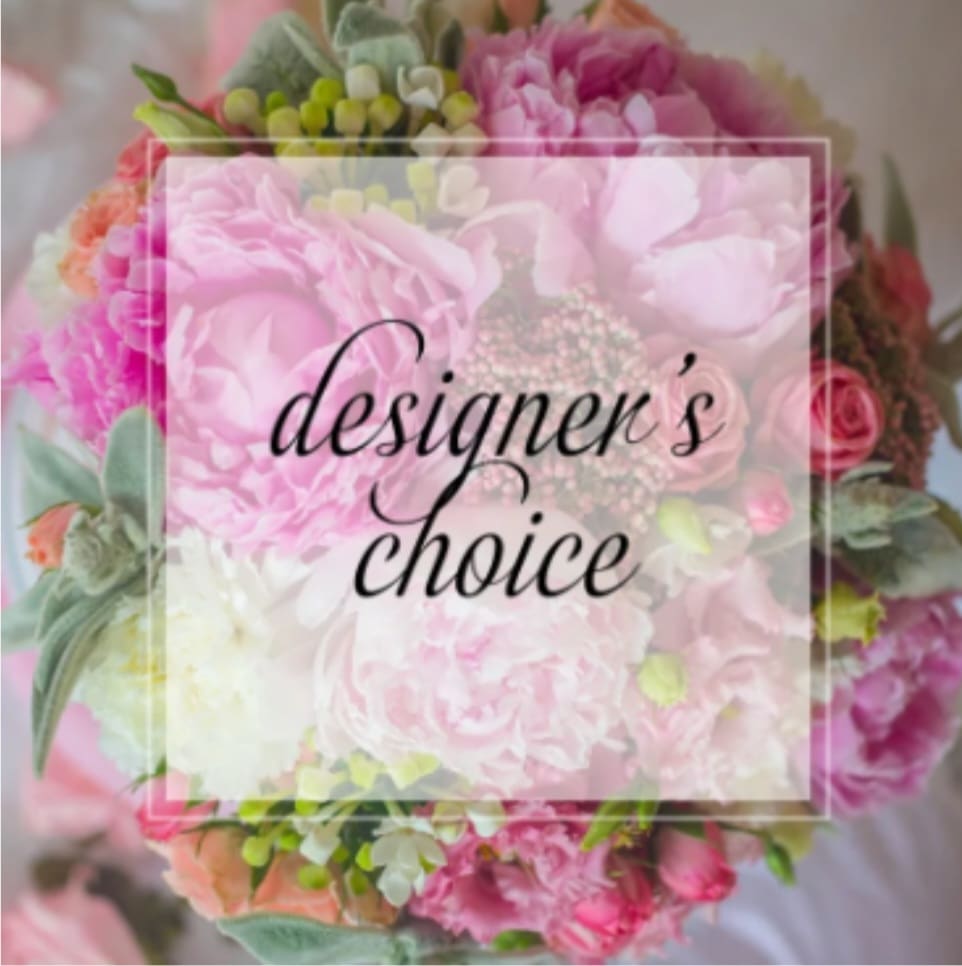 Design of the Day - Designers Choice Design of the Day - Designers Choice - A Design of the day designers choice, This design will be made with in season blooms in a pretty summer mix of in season blooms day day palette. Designed in a vase or Specialty container.