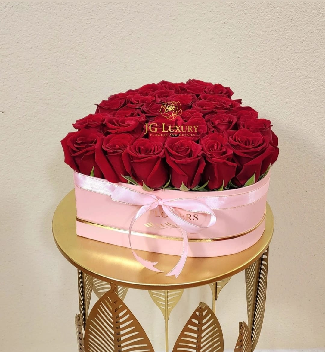 Subtle Charm - Let yourself fall for this charming piece made with love!