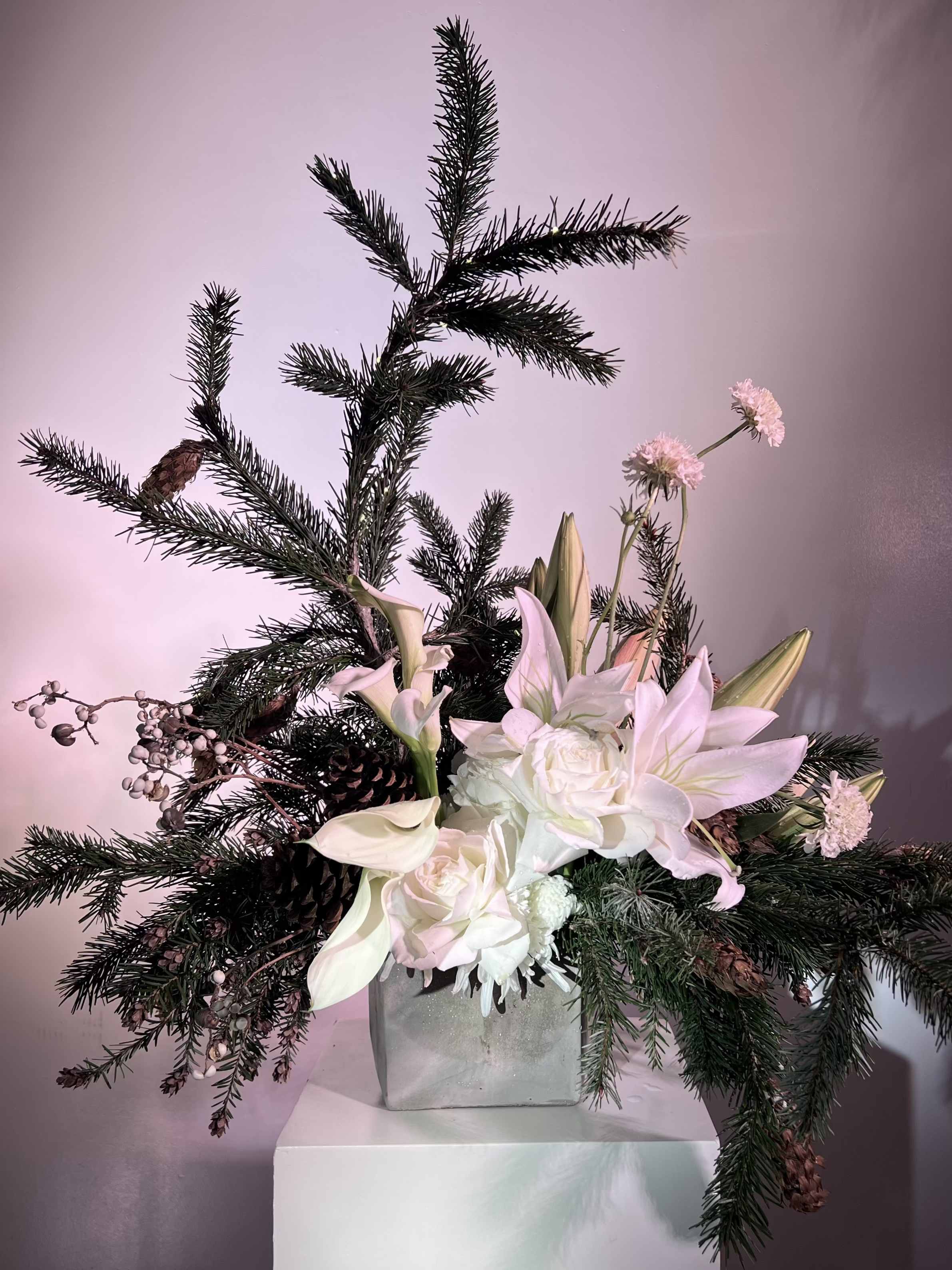 YA FILTHY ANIMAL - STICKY BANDITS COLLECTION 24'  -Timeless beauty with a calming, understated elegance -Perfect for adding a crisp, clean aesthetic to any space - Versatile for home decor, events, or special occasions 
