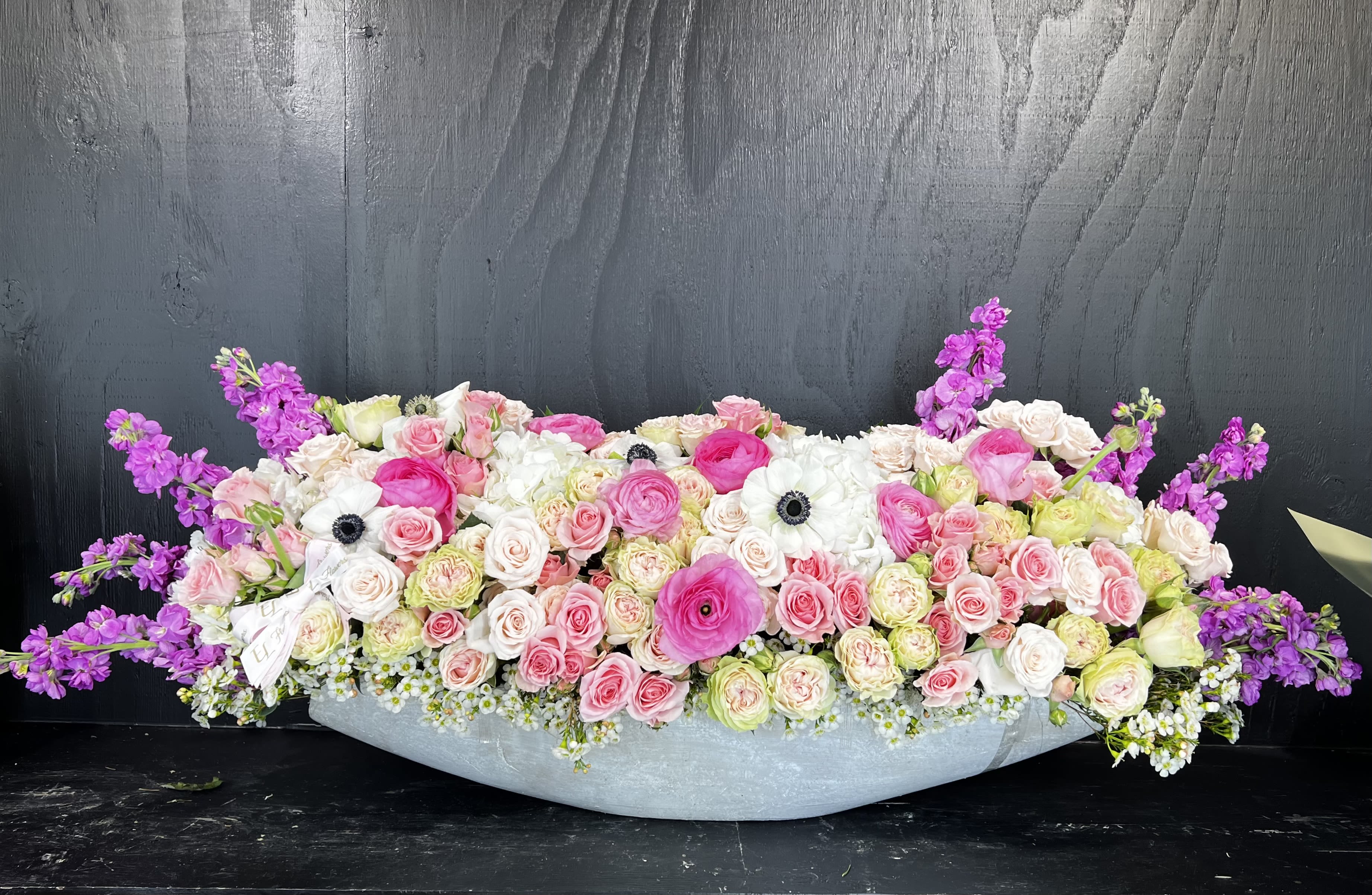 Expensive love Expensive love - Huge and luxurious arrangement with anemone ranunculus and roses