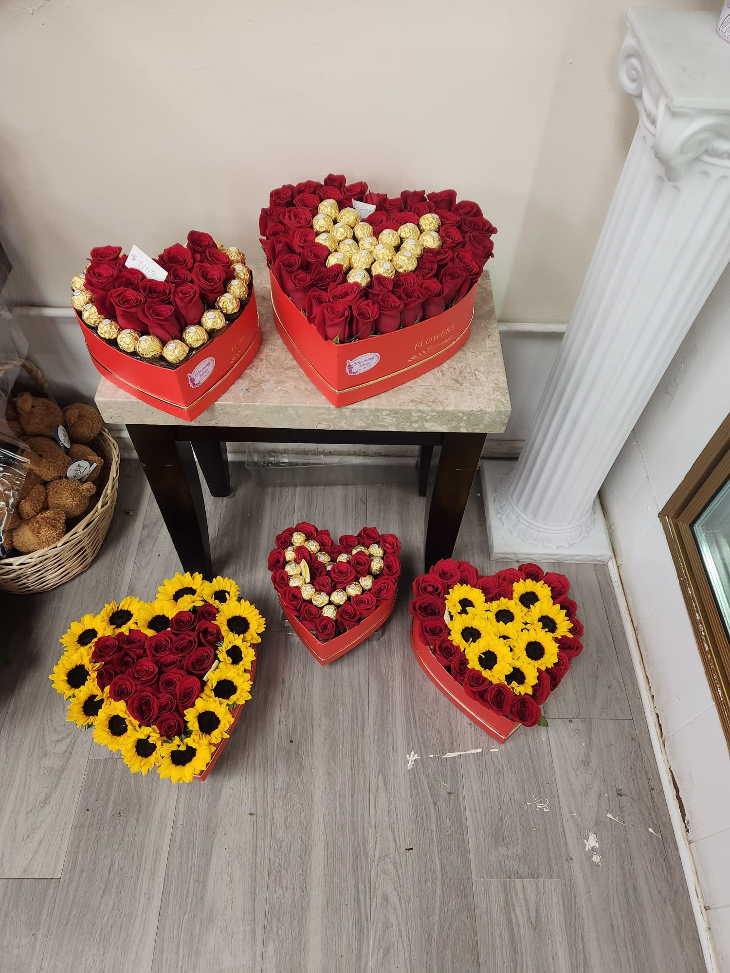 corazon de flores diseños - estan elaborados en diferentes combinaciones y tamaños