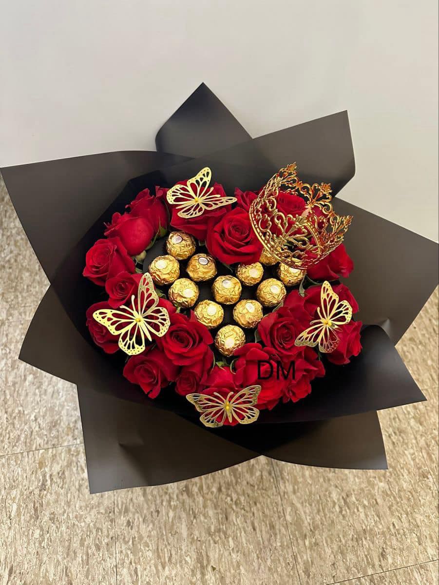 corona corazon y rosas - 20 rosas corona pequeña mariposas y chocolates