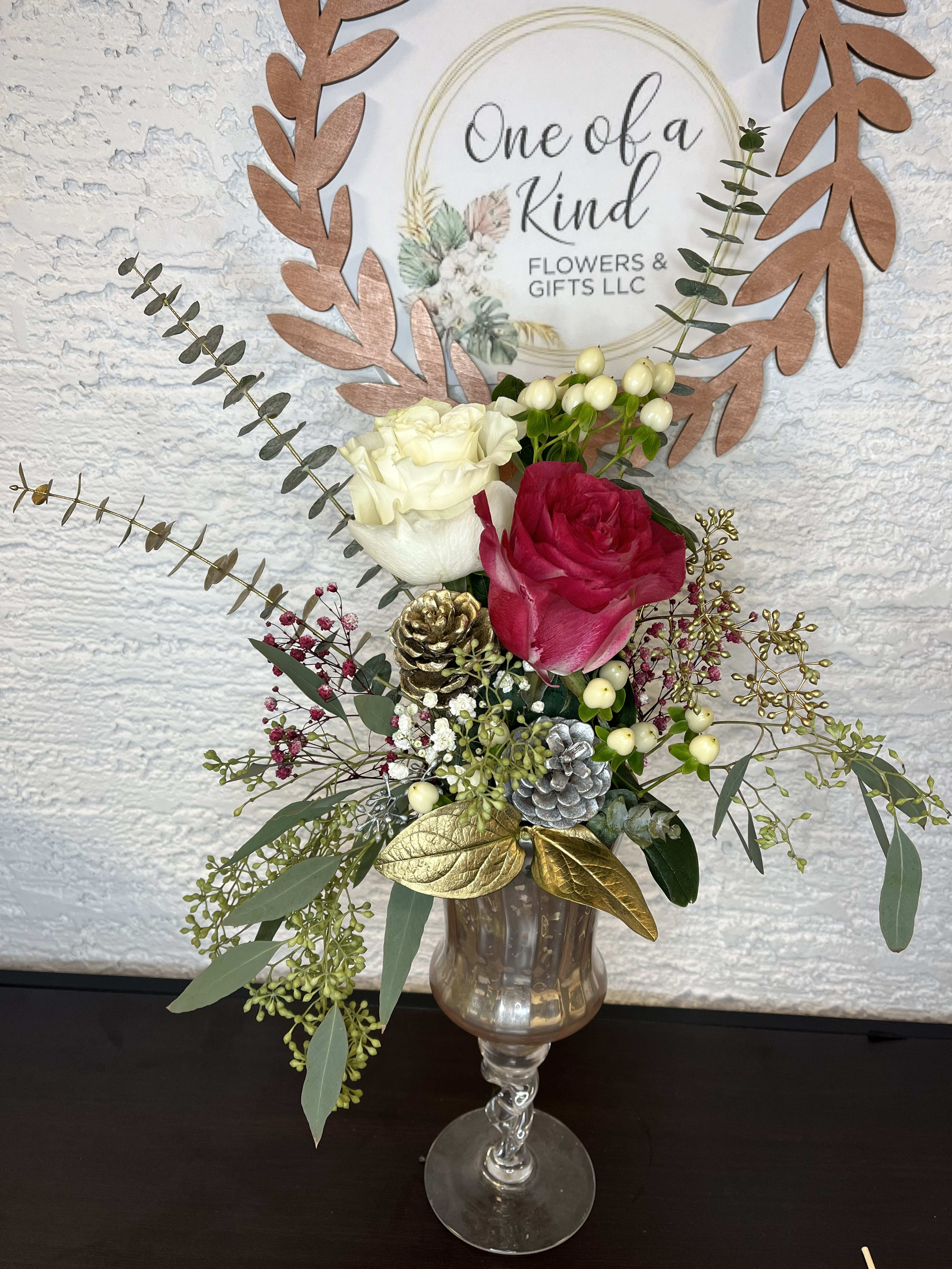 Happy cup - Tall floral design in glass cup.